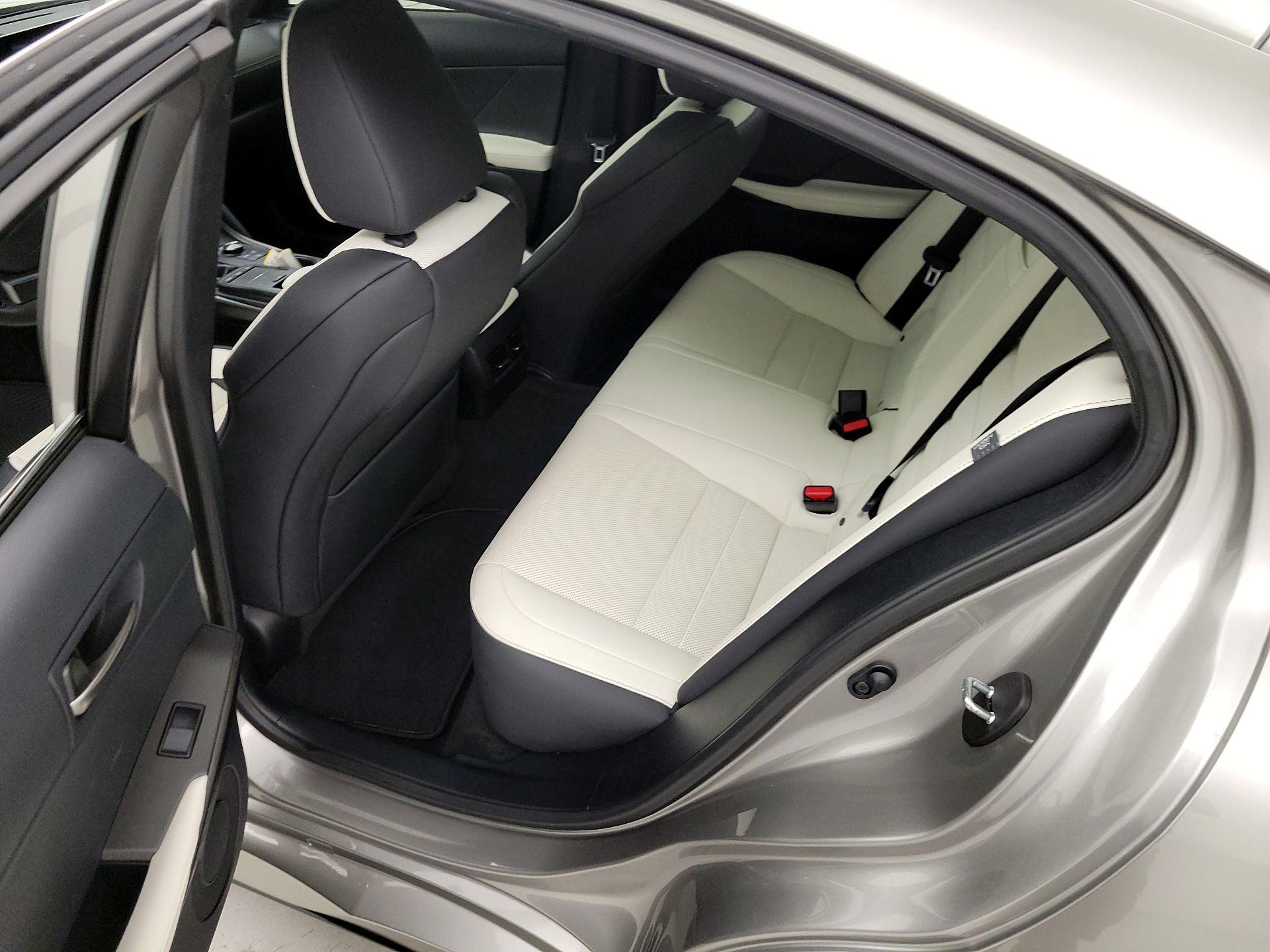 Thumbnail: 2022 Lexus IS - 20