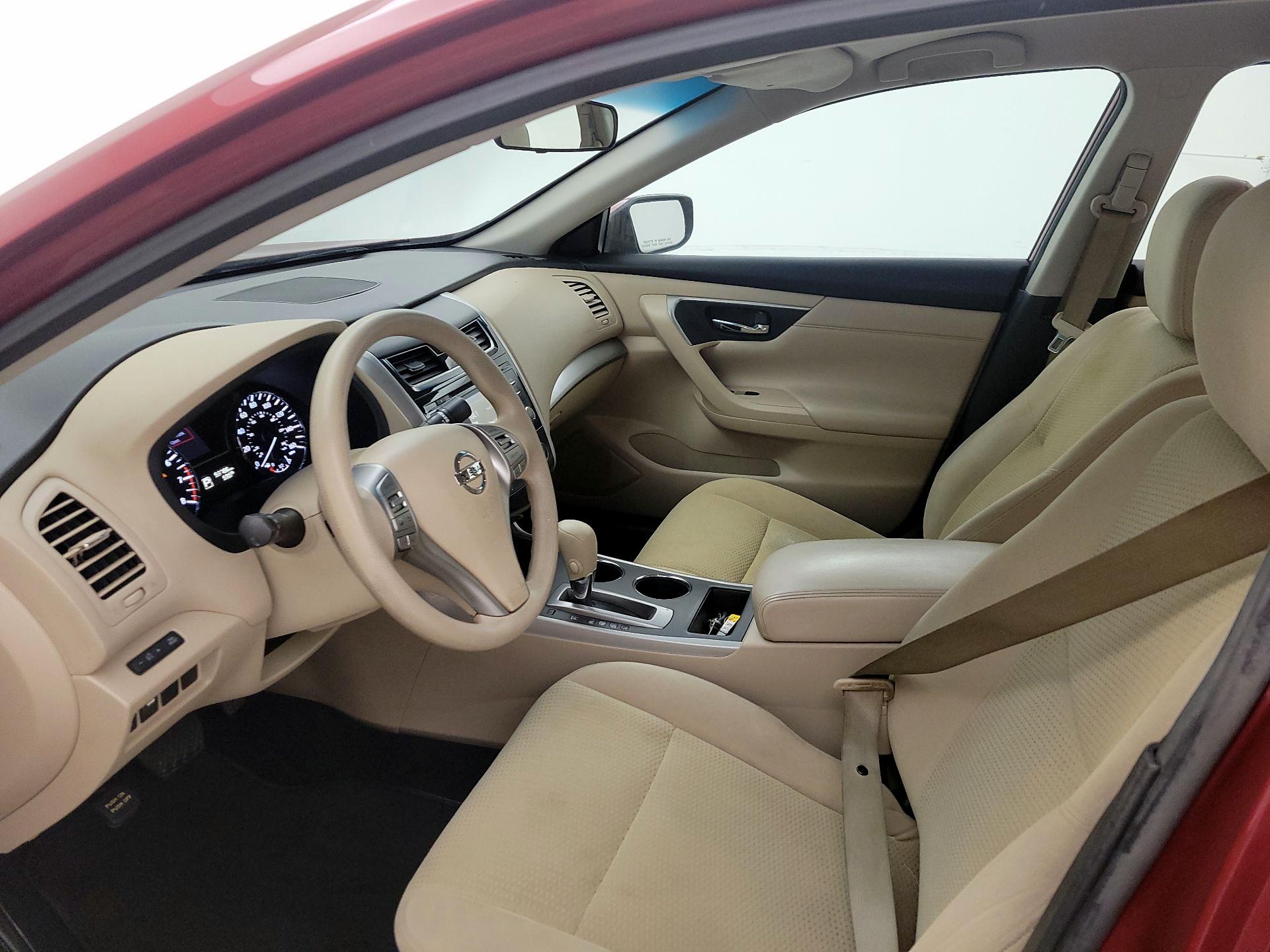 Thumbnail: 2015 Nissan Altima - 11