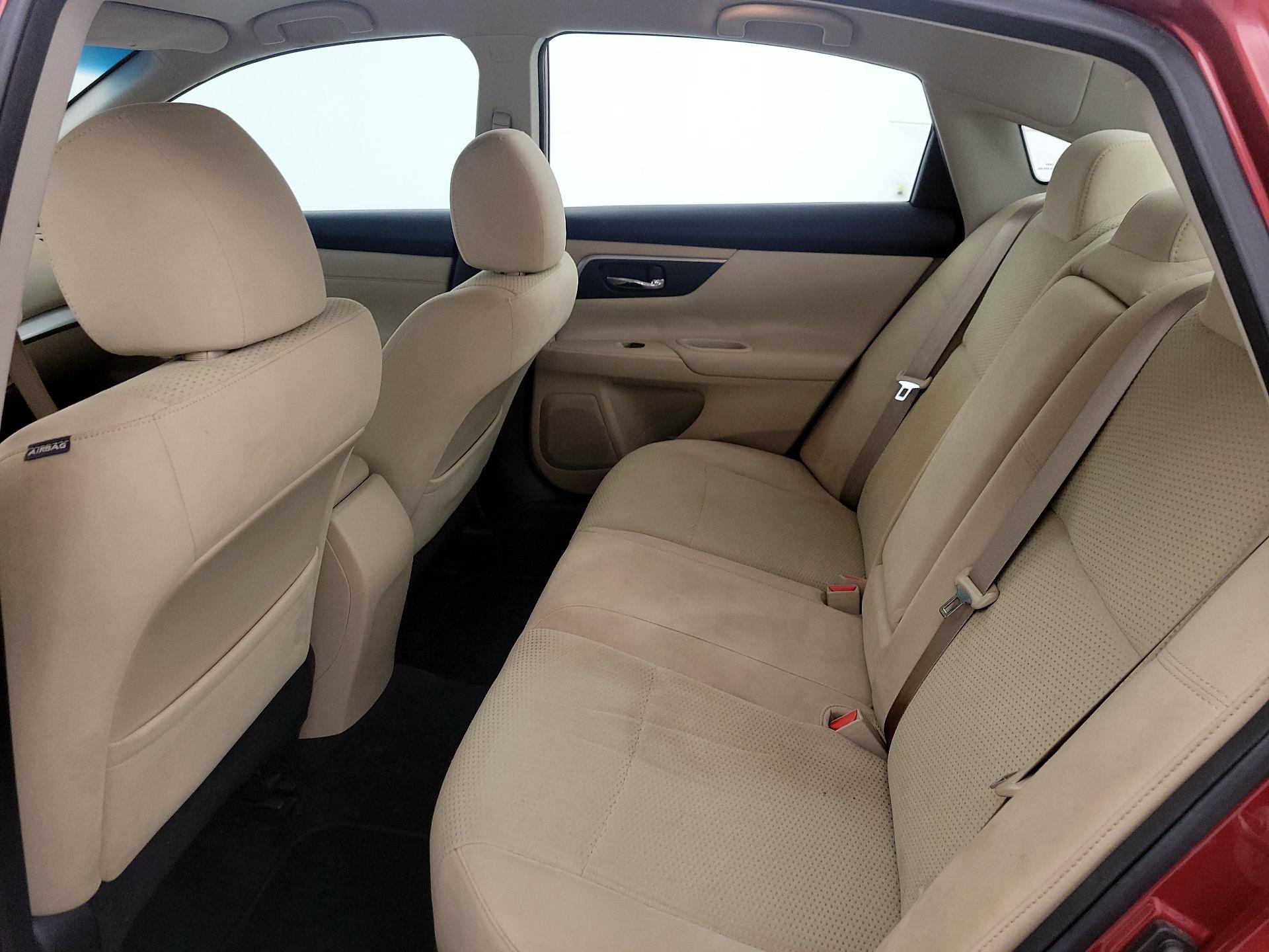 Thumbnail: 2015 Nissan Altima - 19