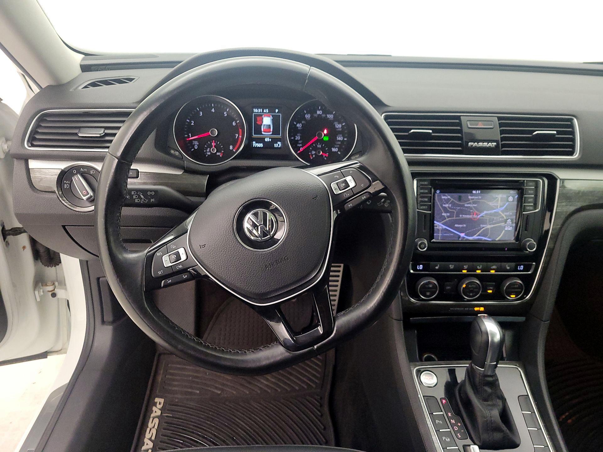 Thumbnail: 2018 Volkswagen Passat - 10