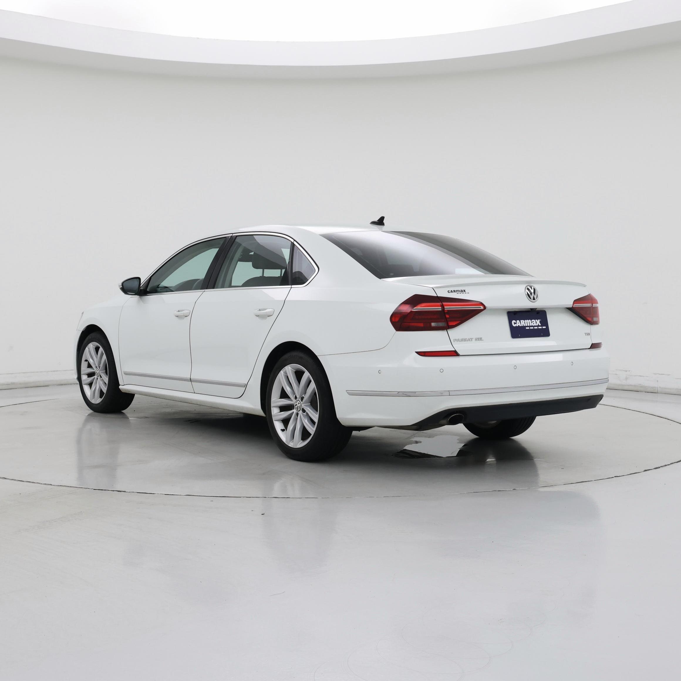 Thumbnail: 2018 Volkswagen Passat - 2