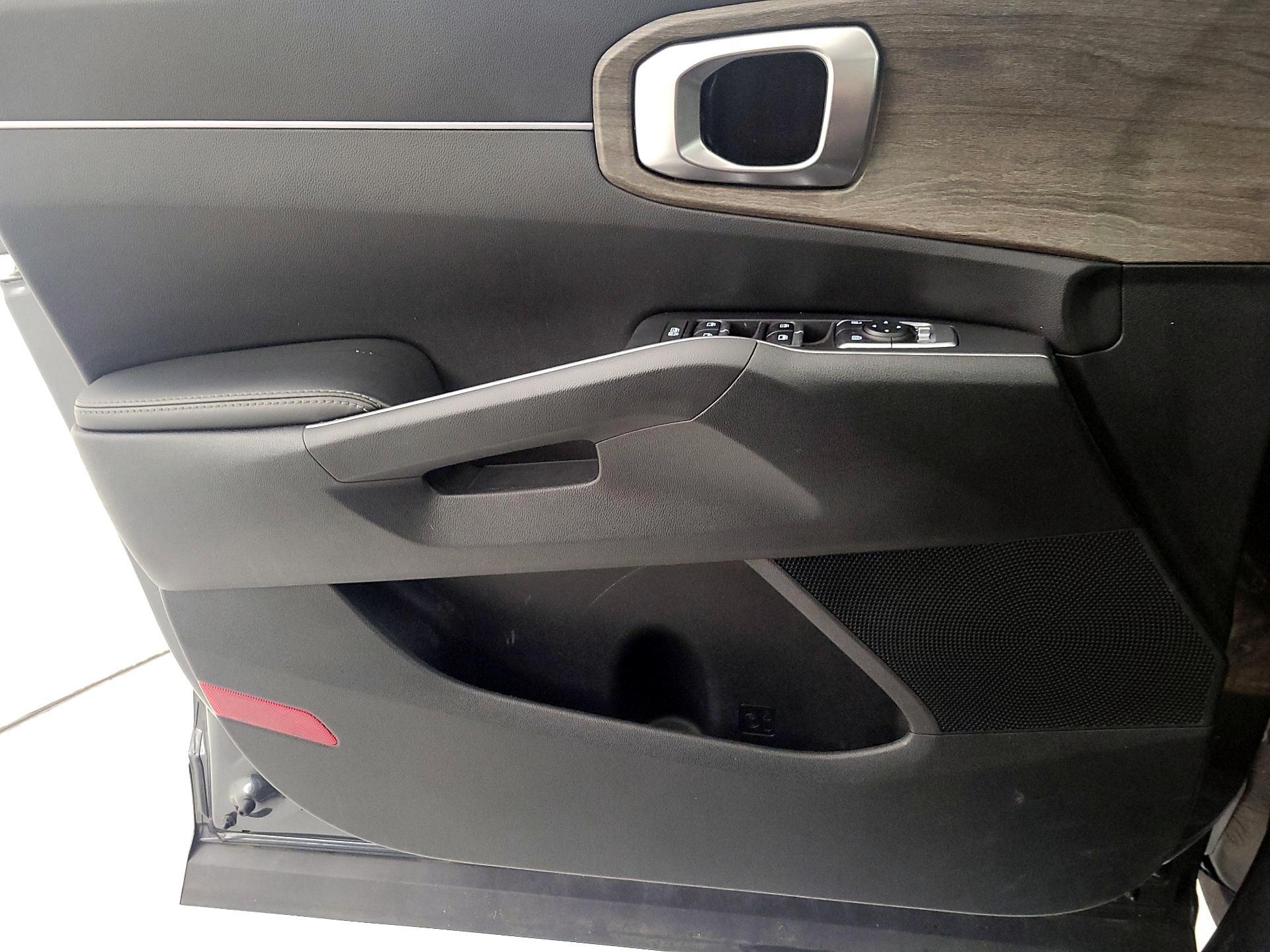 Thumbnail: 2021 Kia Sorento - 12