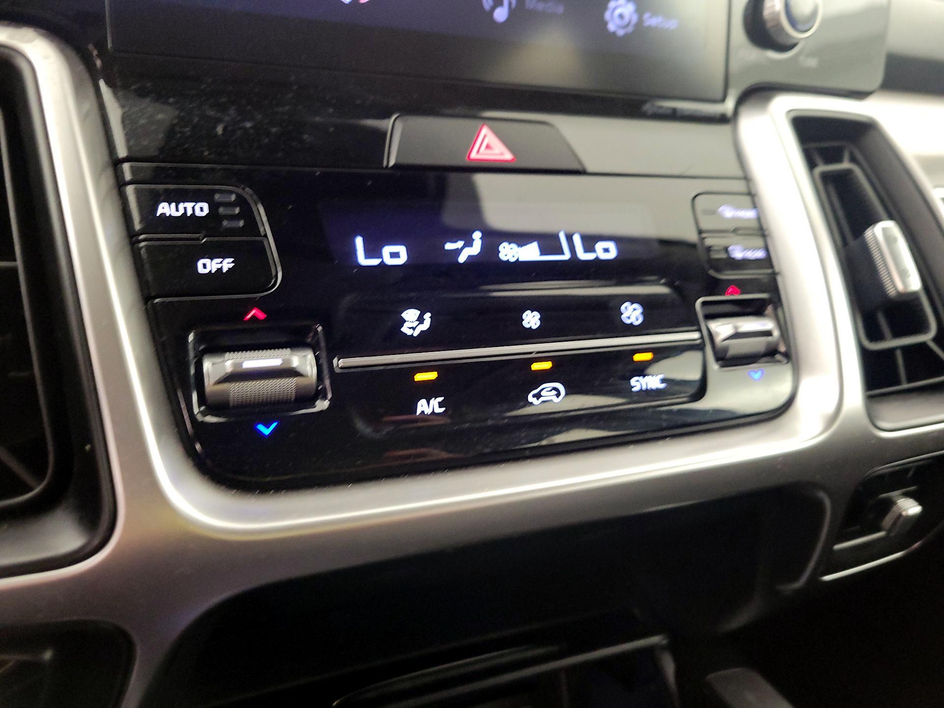 Thumbnail: 2021 Kia Sorento - 16