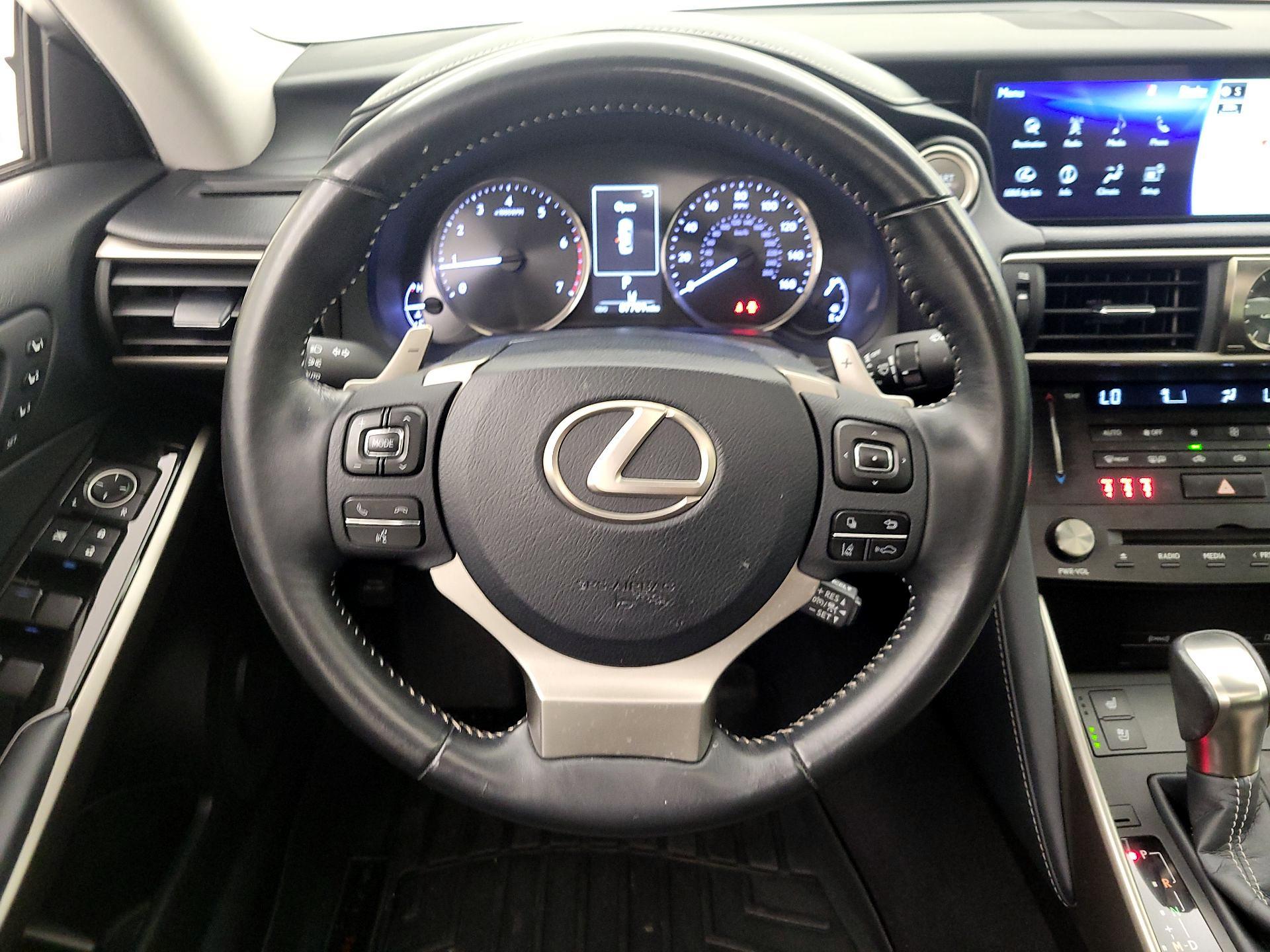 Thumbnail: 2018 Lexus IS - 10