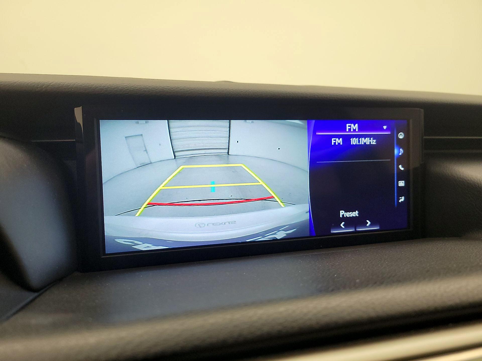 Thumbnail: 2018 Lexus IS - 15