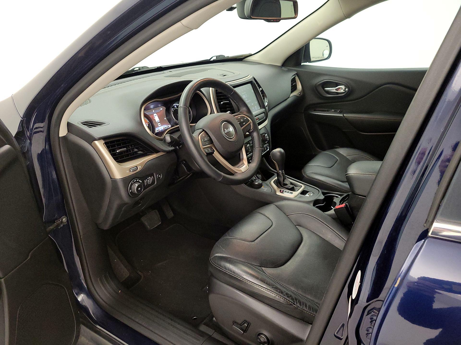 Thumbnail: 2016 Jeep Cherokee - 11