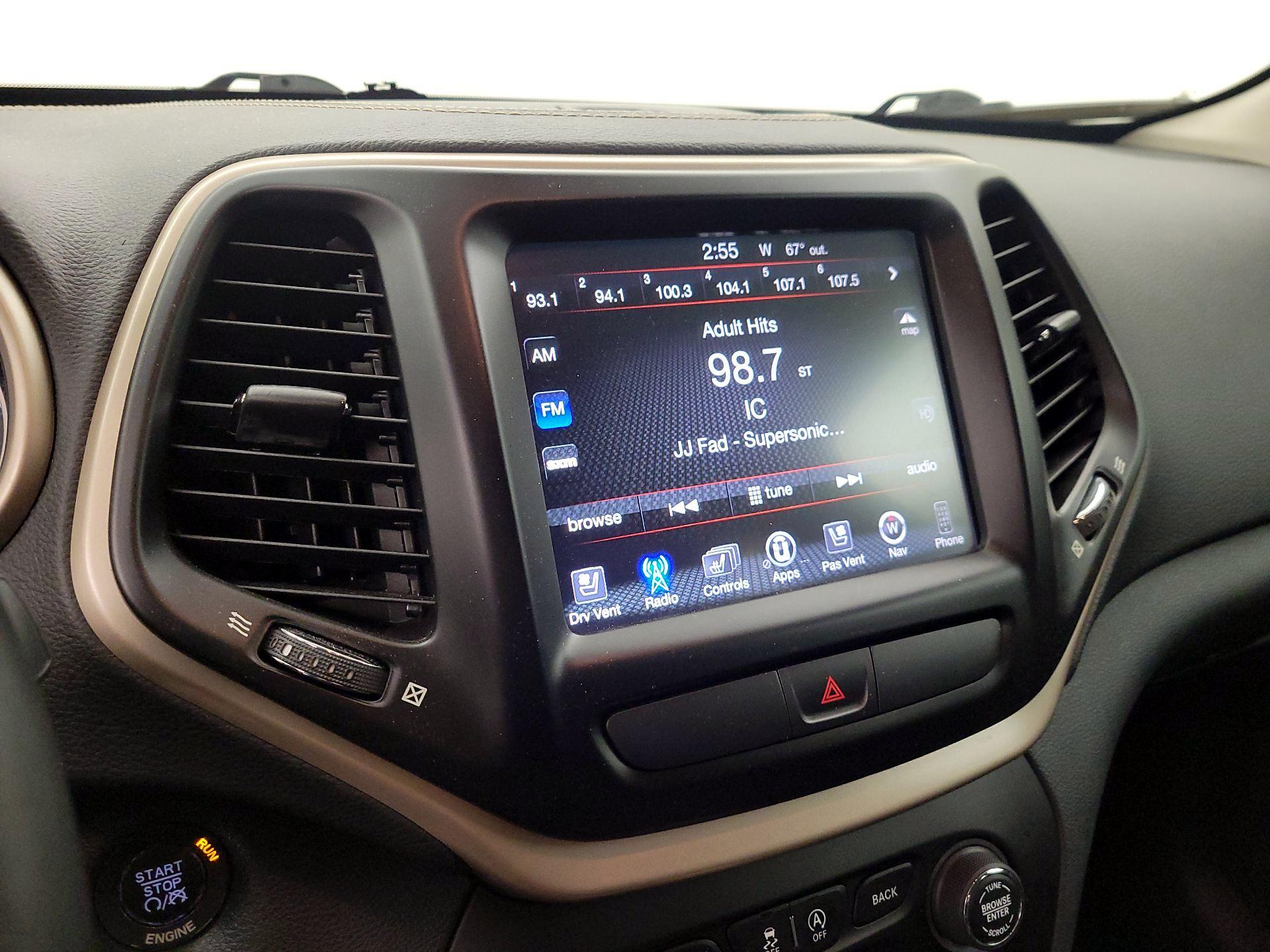 Thumbnail: 2016 Jeep Cherokee - 15