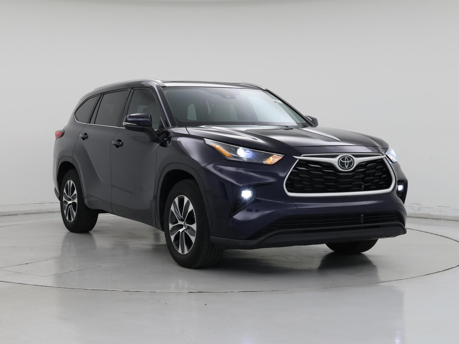 2023 Toyota Highlander XLE - Photo 2