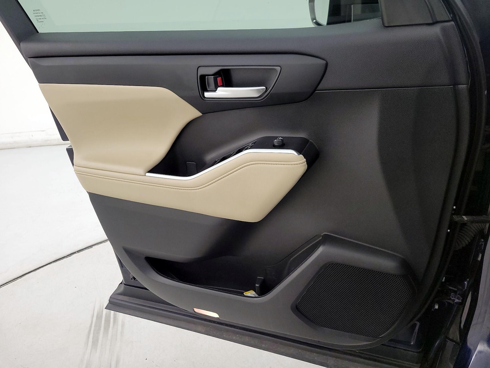 2023 Toyota Highlander XLE - Photo 13