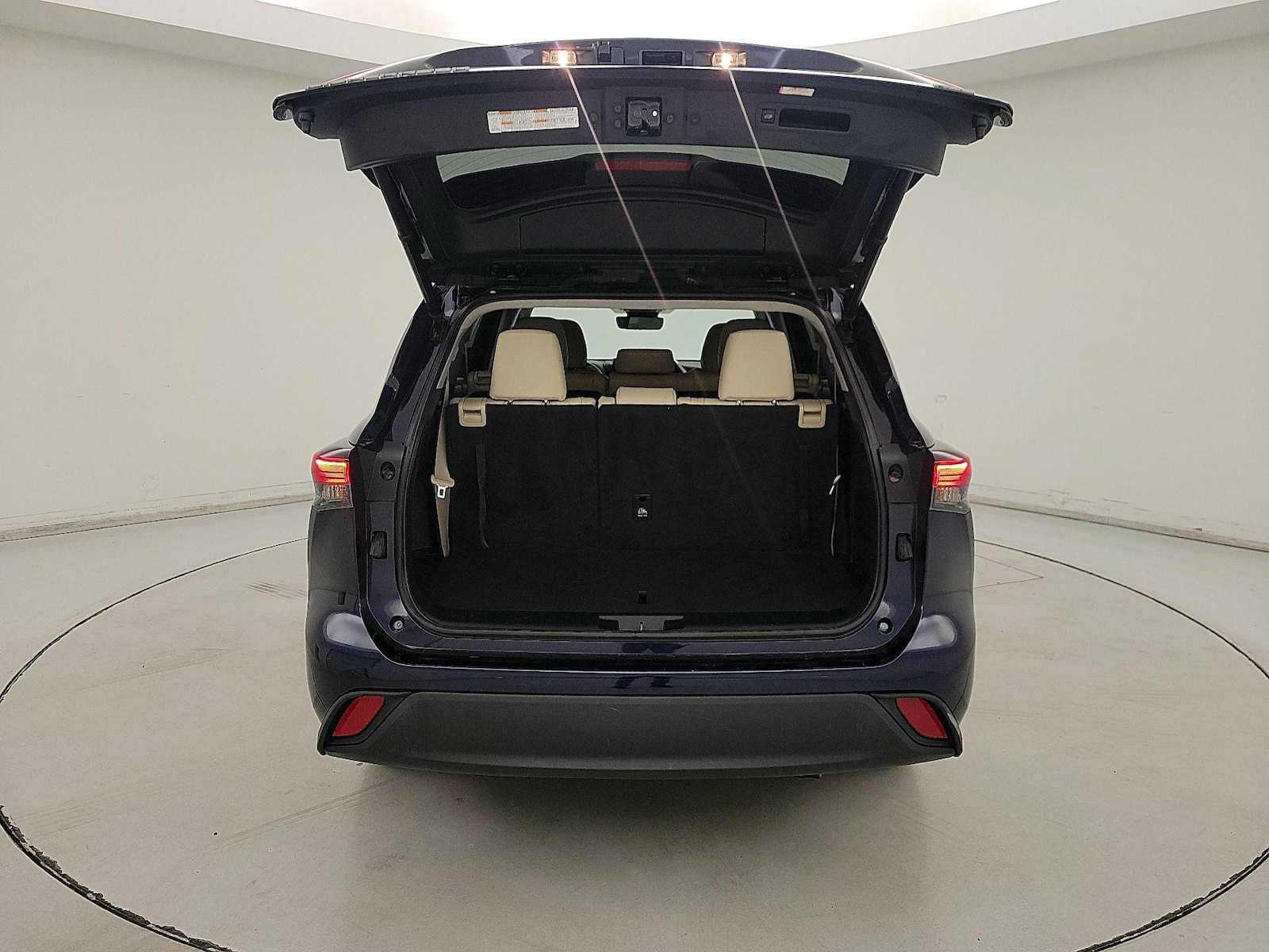 2023 Toyota Highlander XLE - Photo 23
