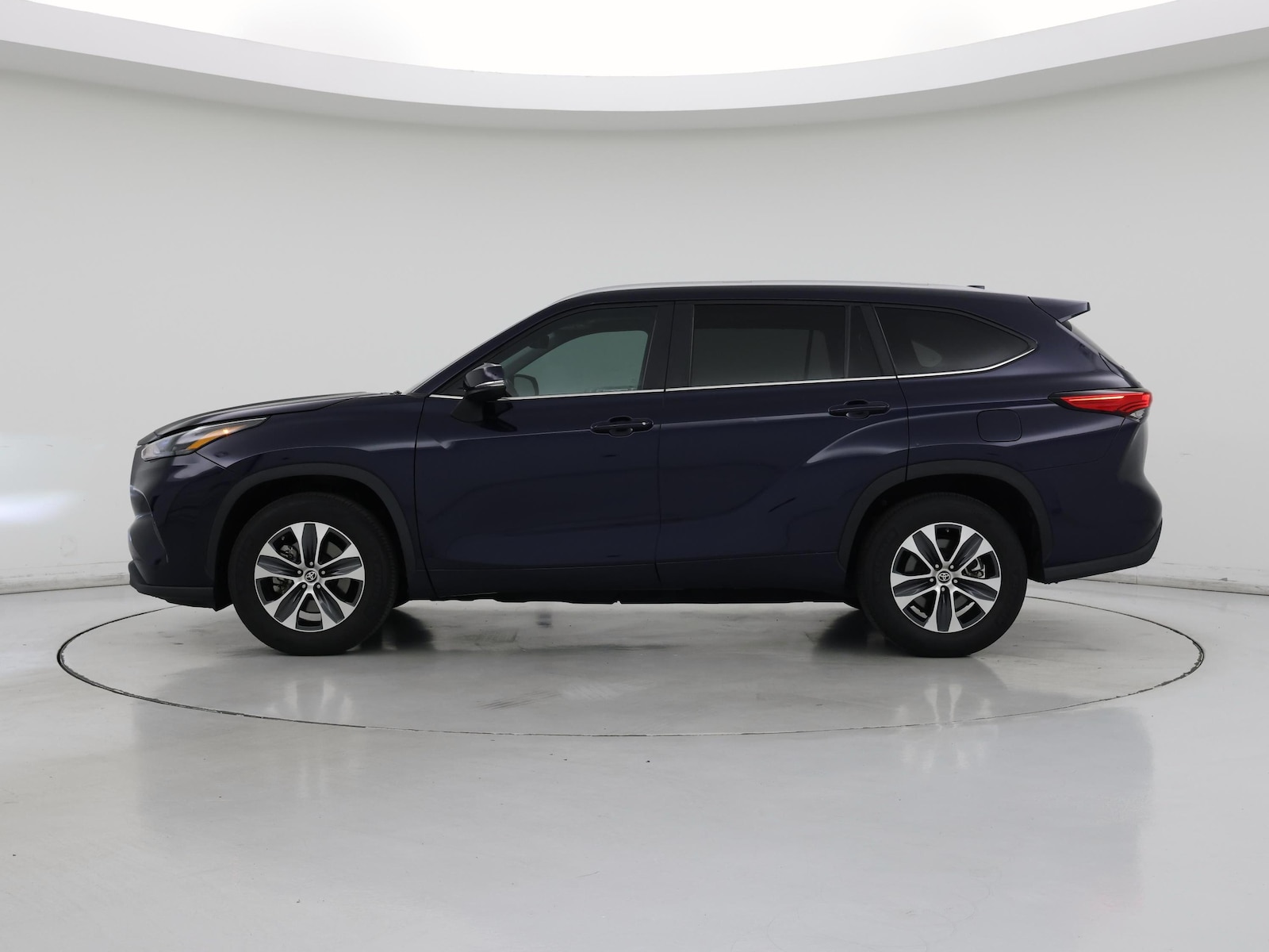 2023 Toyota Highlander XLE - Photo 4
