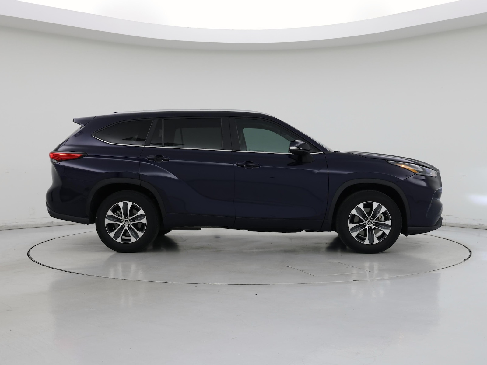 2023 Toyota Highlander XLE - Photo 8