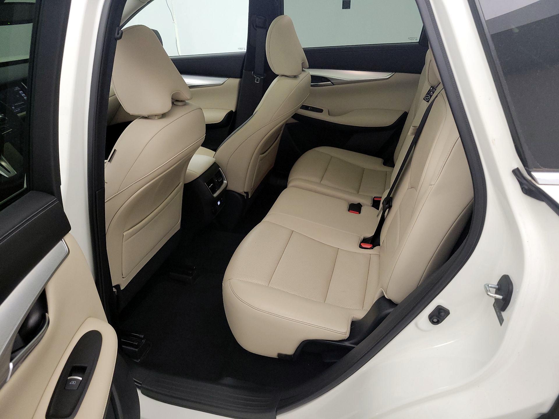 Thumbnail: 2019 INFINITI QX50 - 20