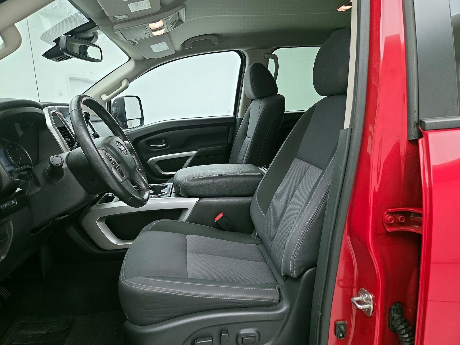 2021 Nissan Titan XD SV - Photo 12
