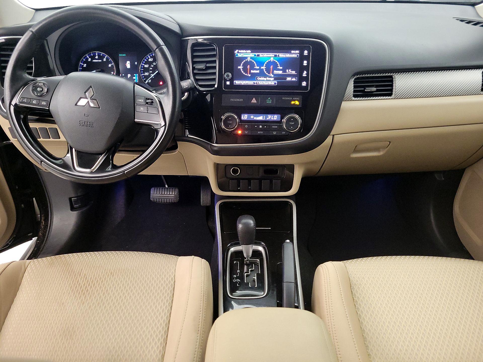 Thumbnail: 2018 Mitsubishi Outlander - 9