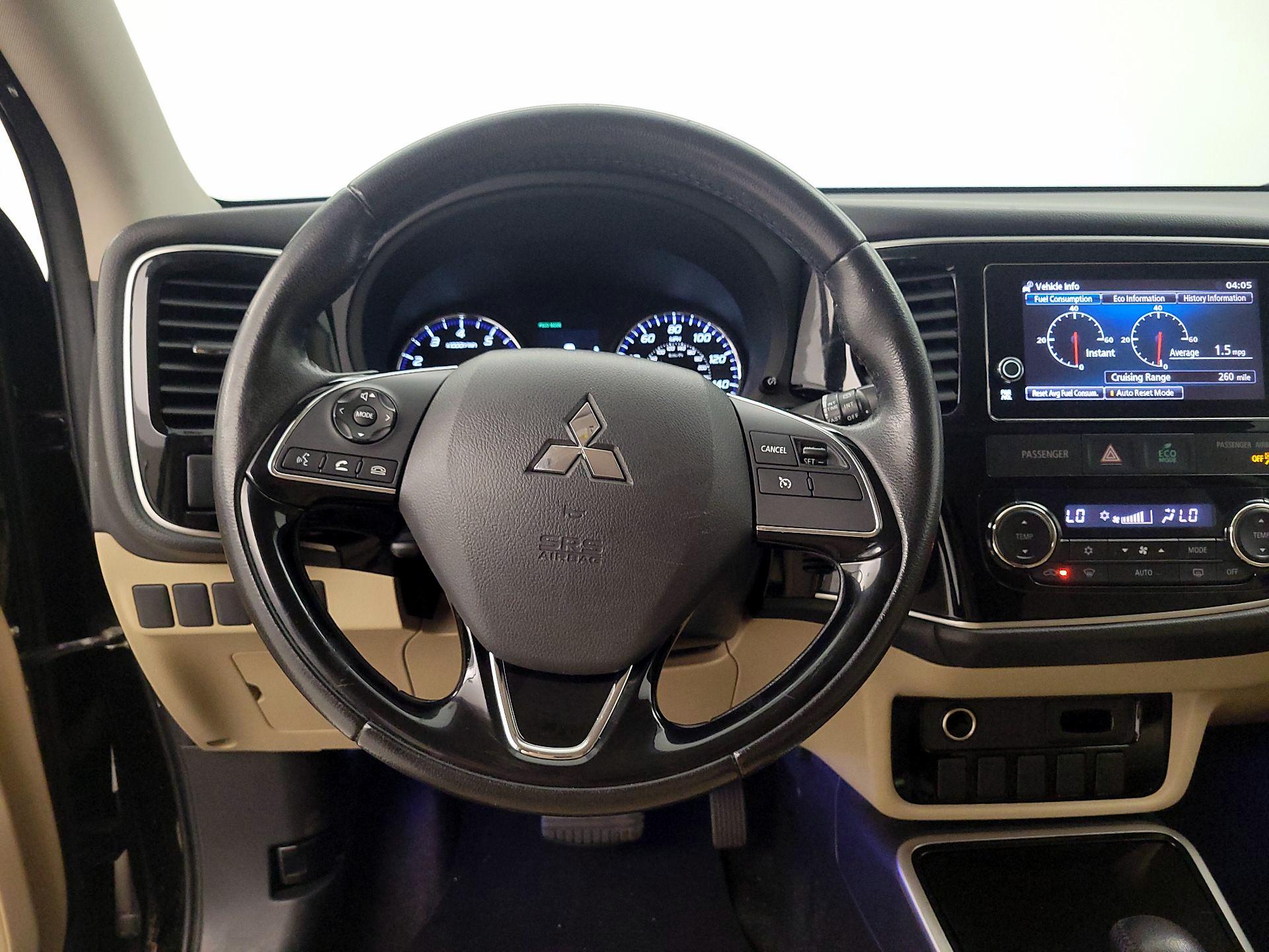 Thumbnail: 2018 Mitsubishi Outlander - 10