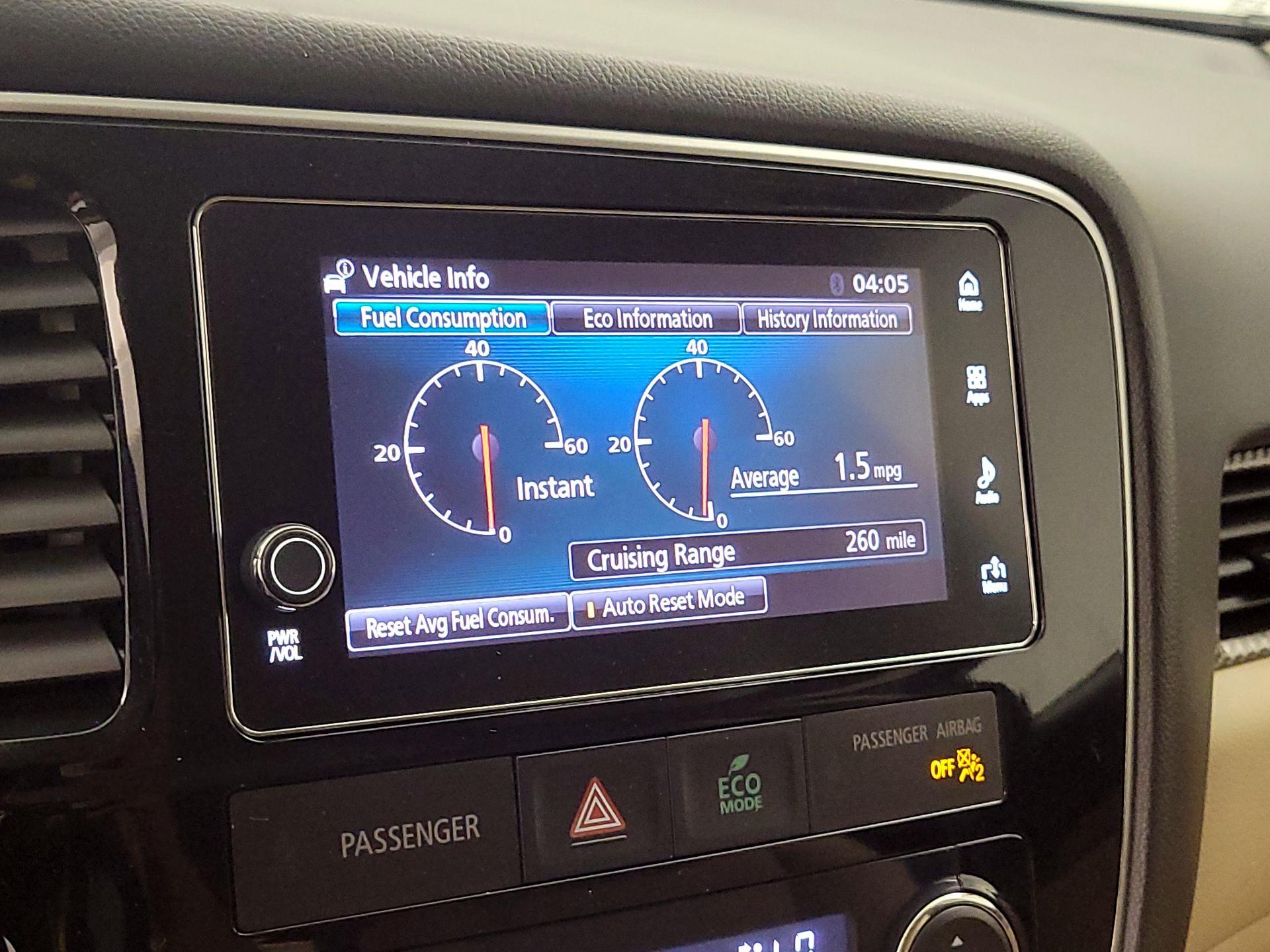 Thumbnail: 2018 Mitsubishi Outlander - 15