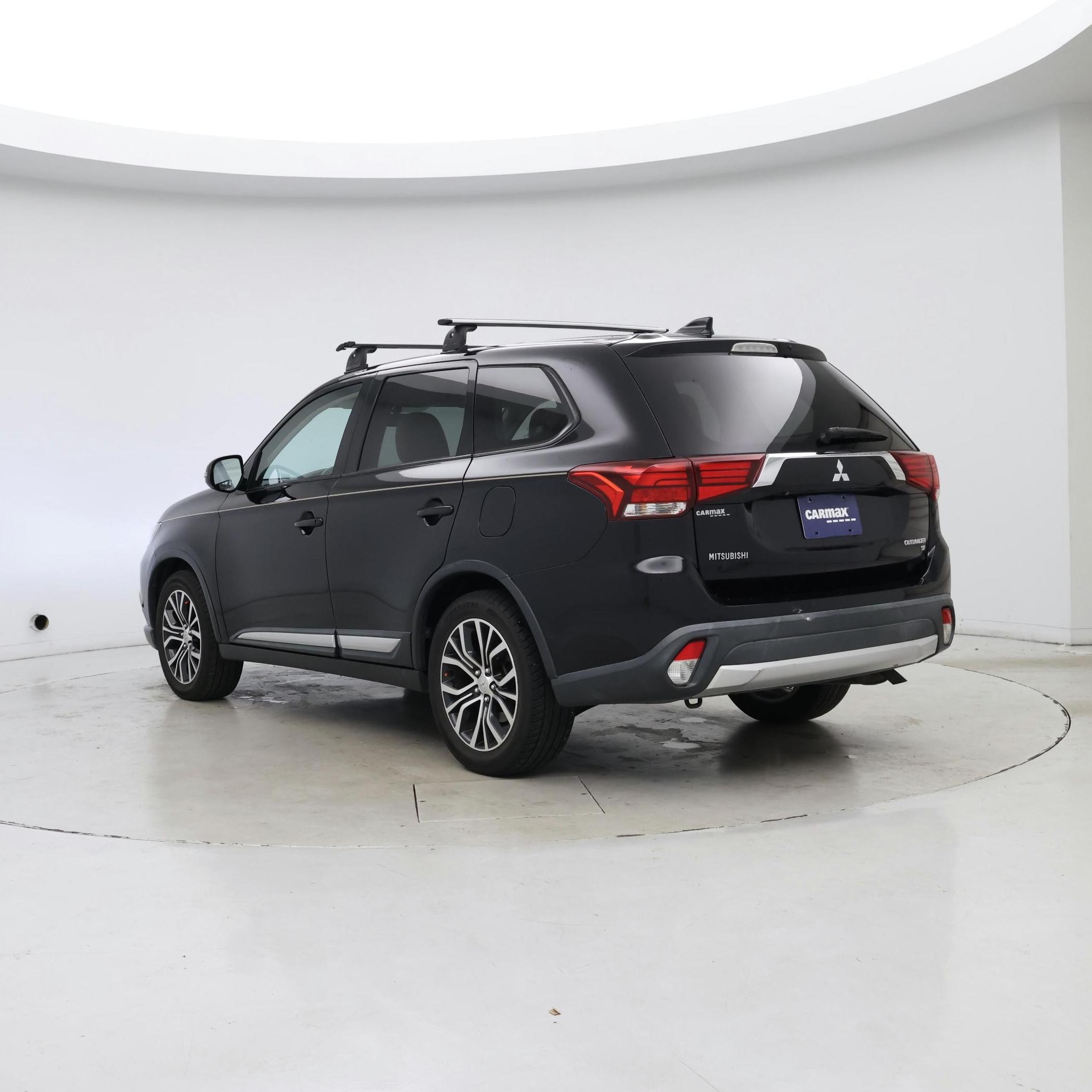 Thumbnail: 2018 Mitsubishi Outlander - 2