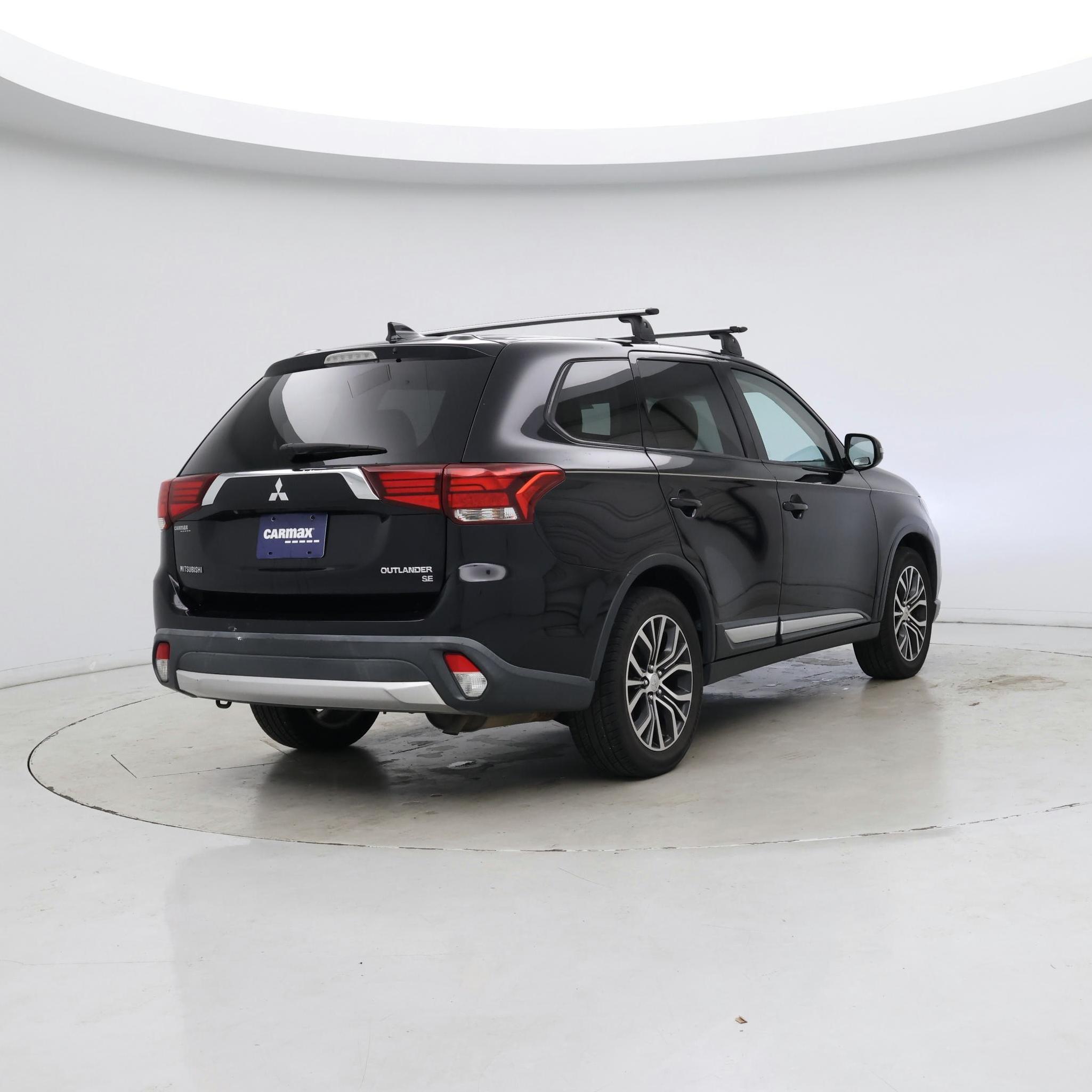 Thumbnail: 2018 Mitsubishi Outlander - 8