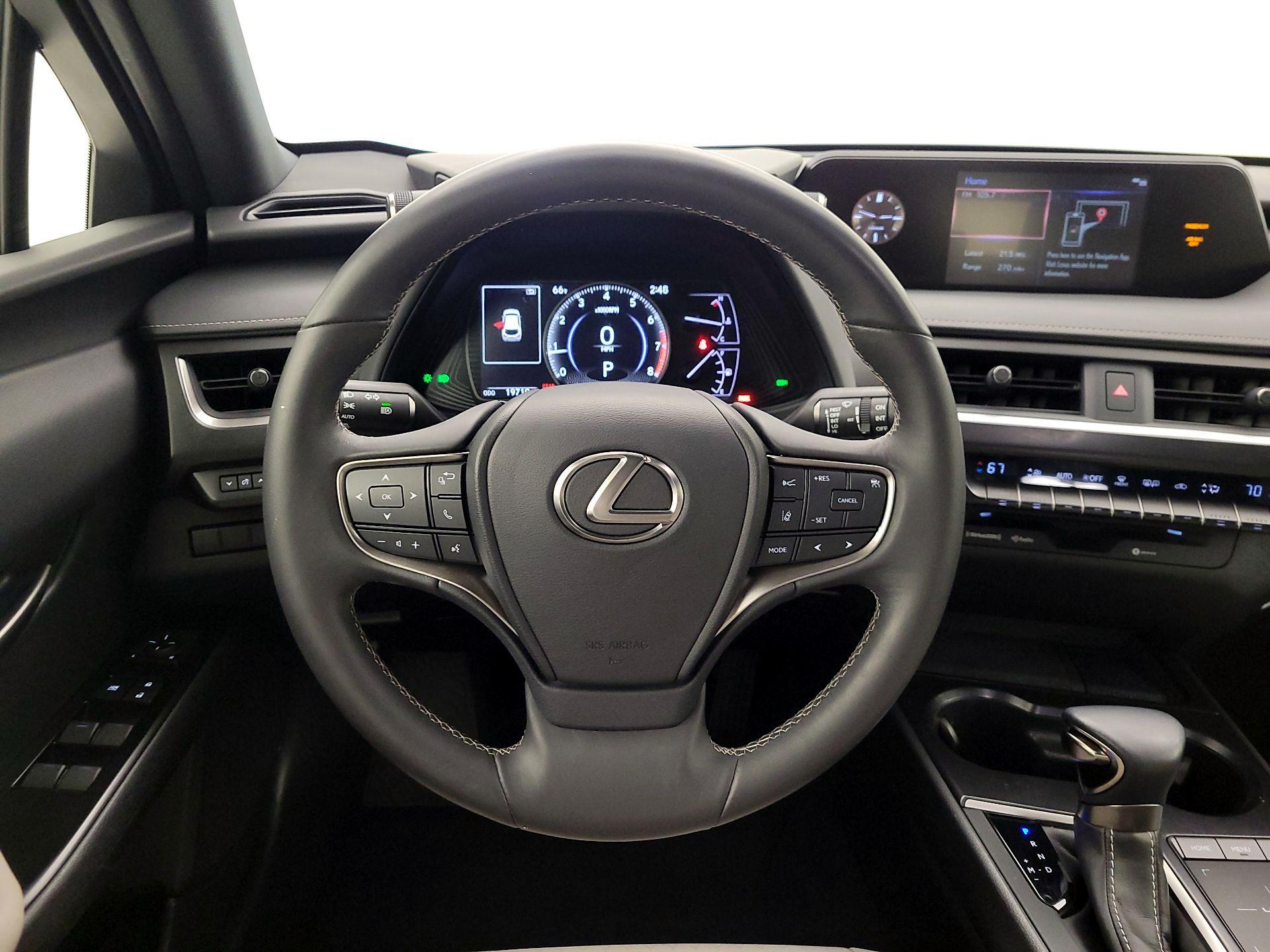 Thumbnail: 2020 Lexus UX - 10