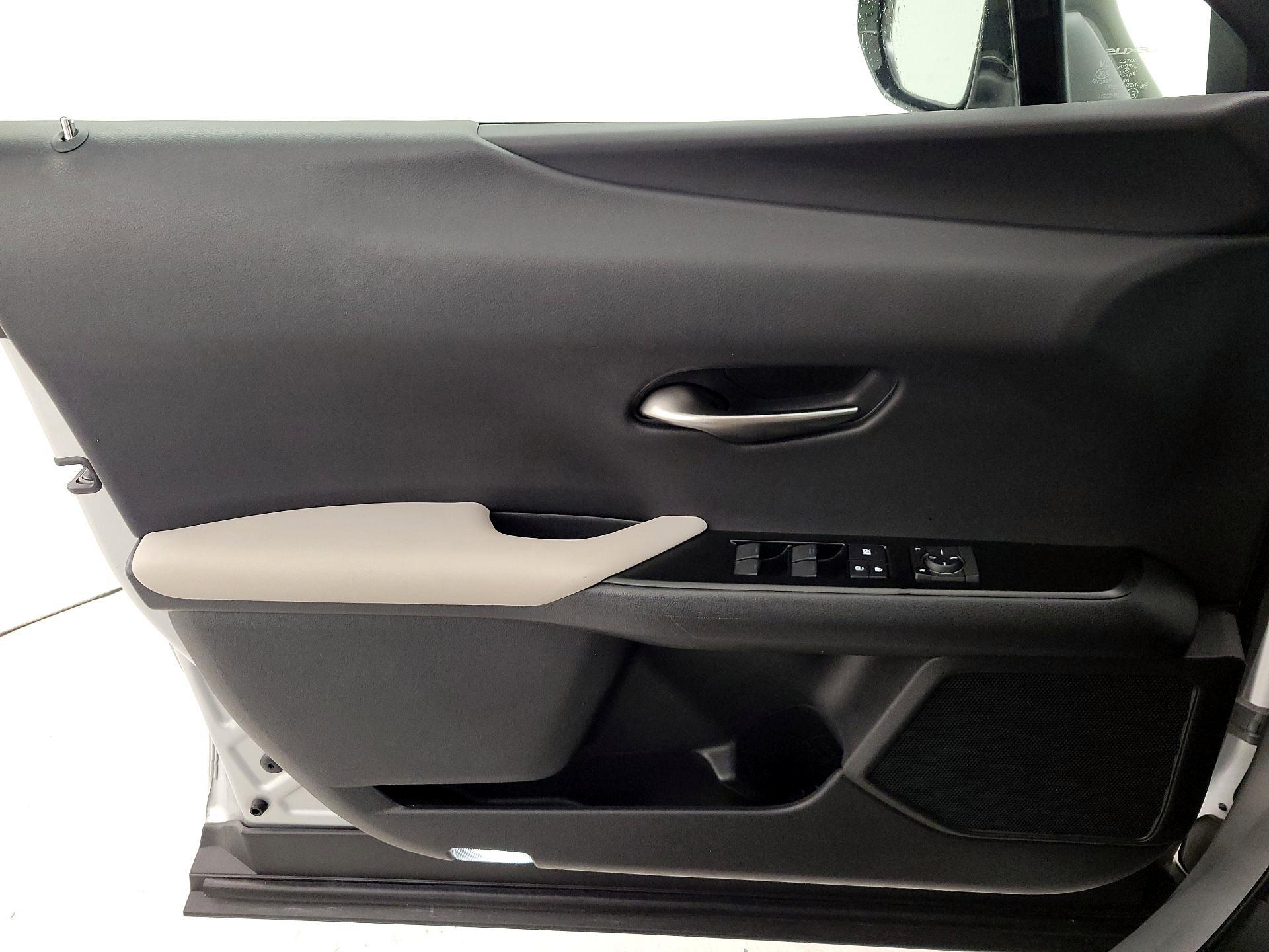 Thumbnail: 2020 Lexus UX - 12