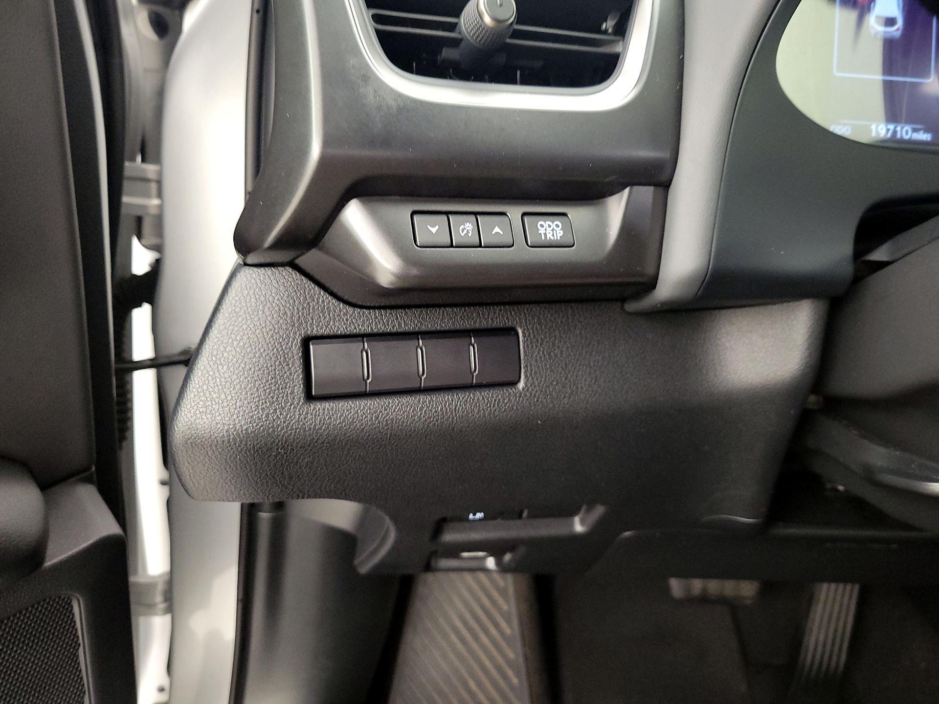 Thumbnail: 2020 Lexus UX - 13