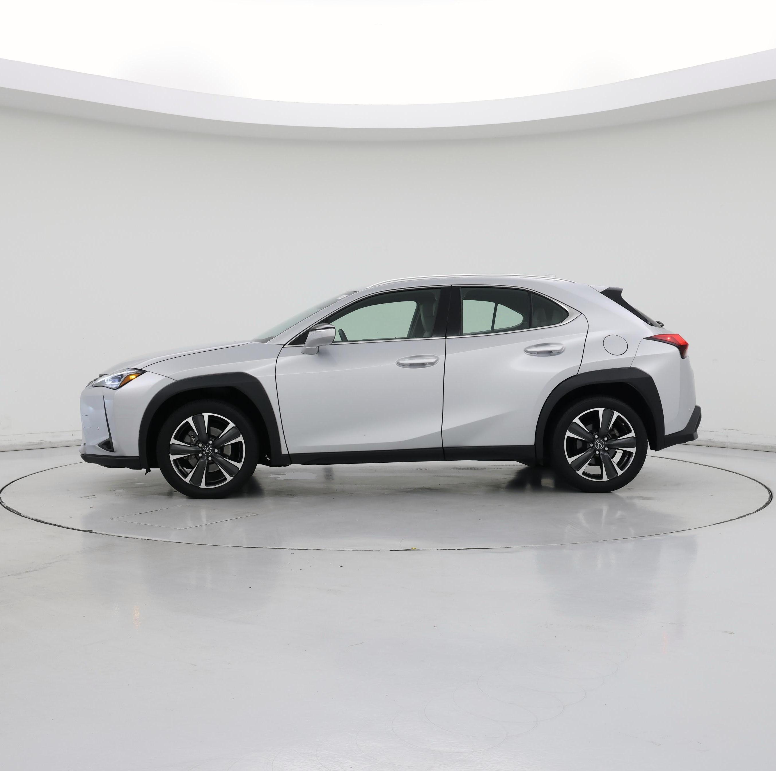 Thumbnail: 2020 Lexus UX - 3