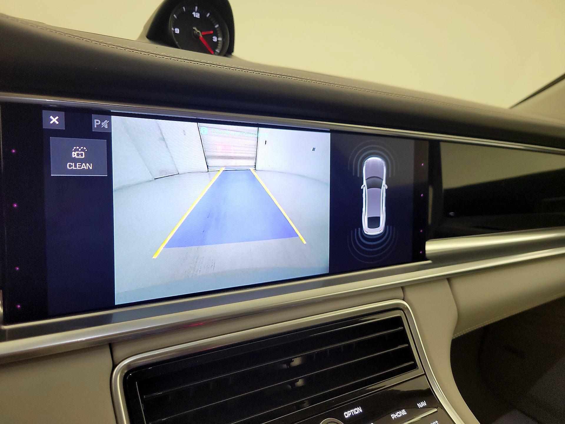 Thumbnail: 2020 Porsche Panamera - 15