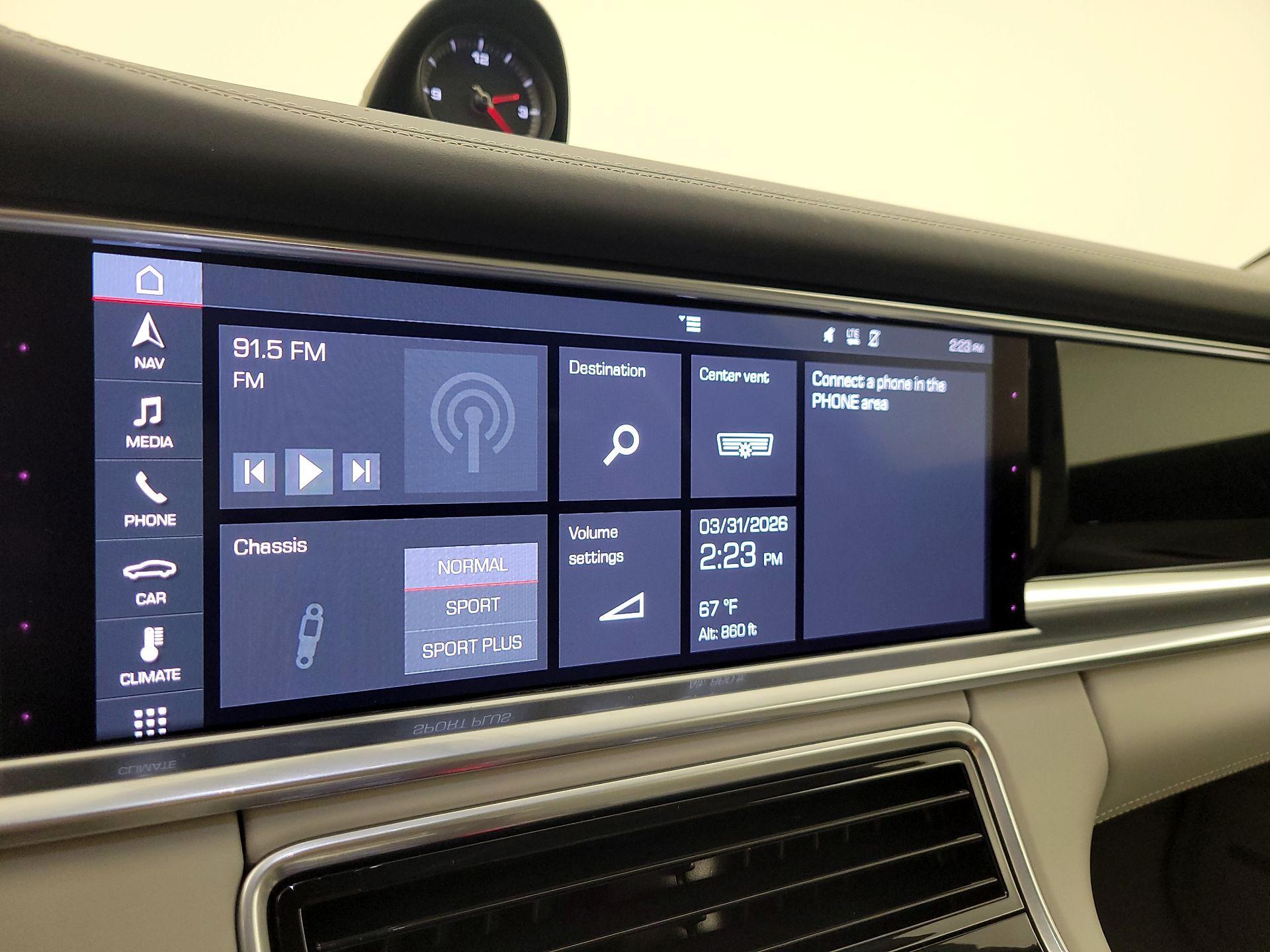 Thumbnail: 2020 Porsche Panamera - 16