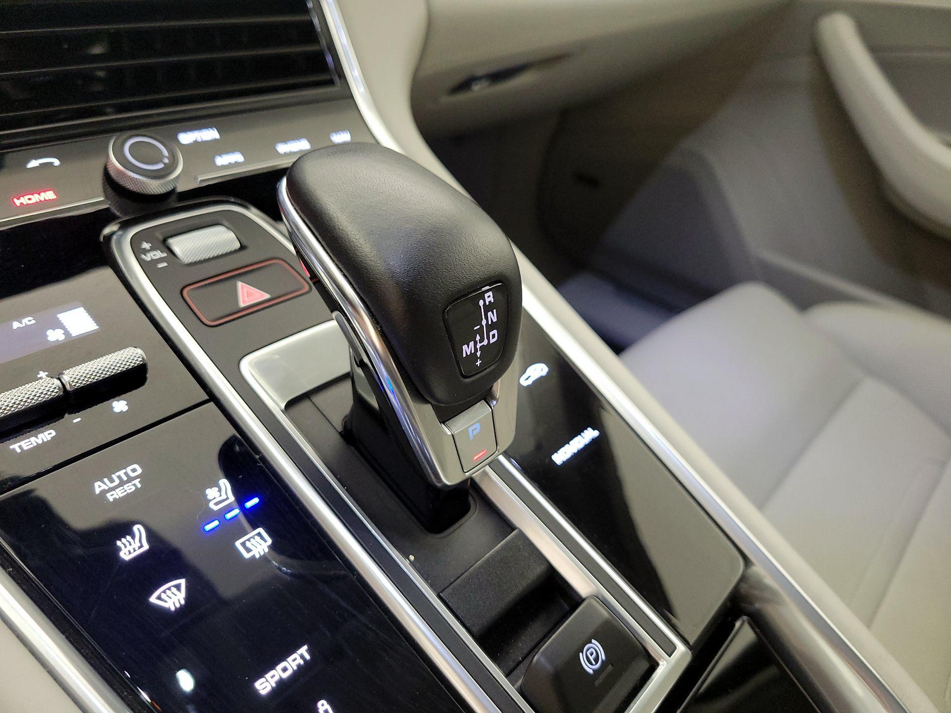 Thumbnail: 2020 Porsche Panamera - 18