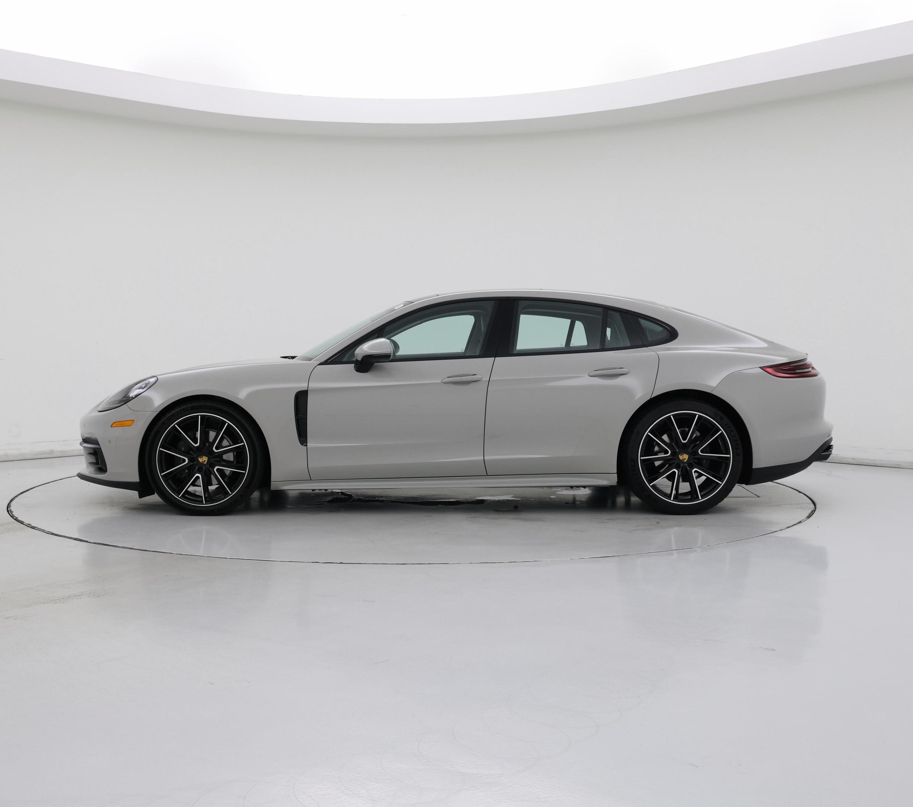 Thumbnail: 2020 Porsche Panamera - 3