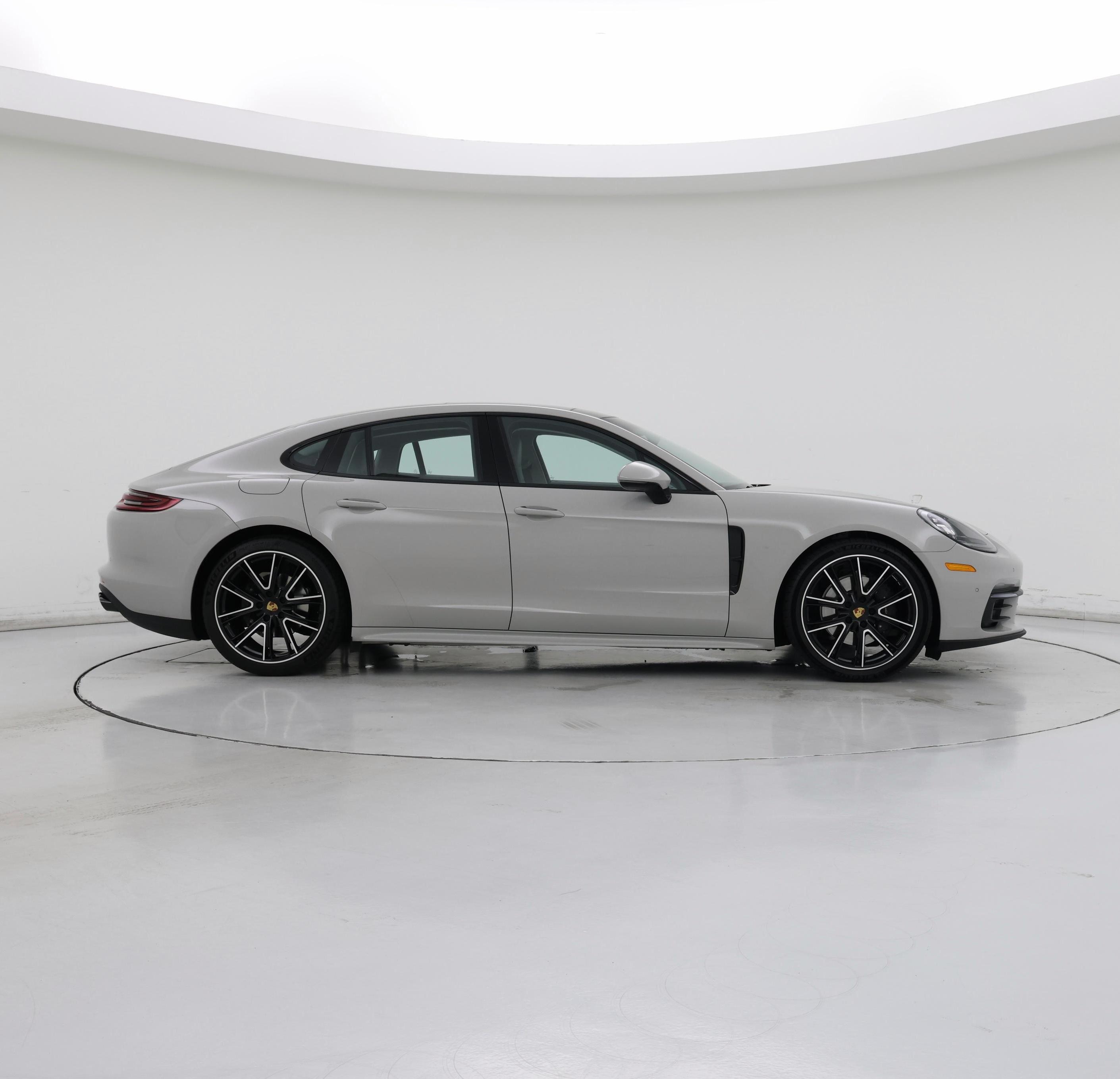 Thumbnail: 2020 Porsche Panamera - 7