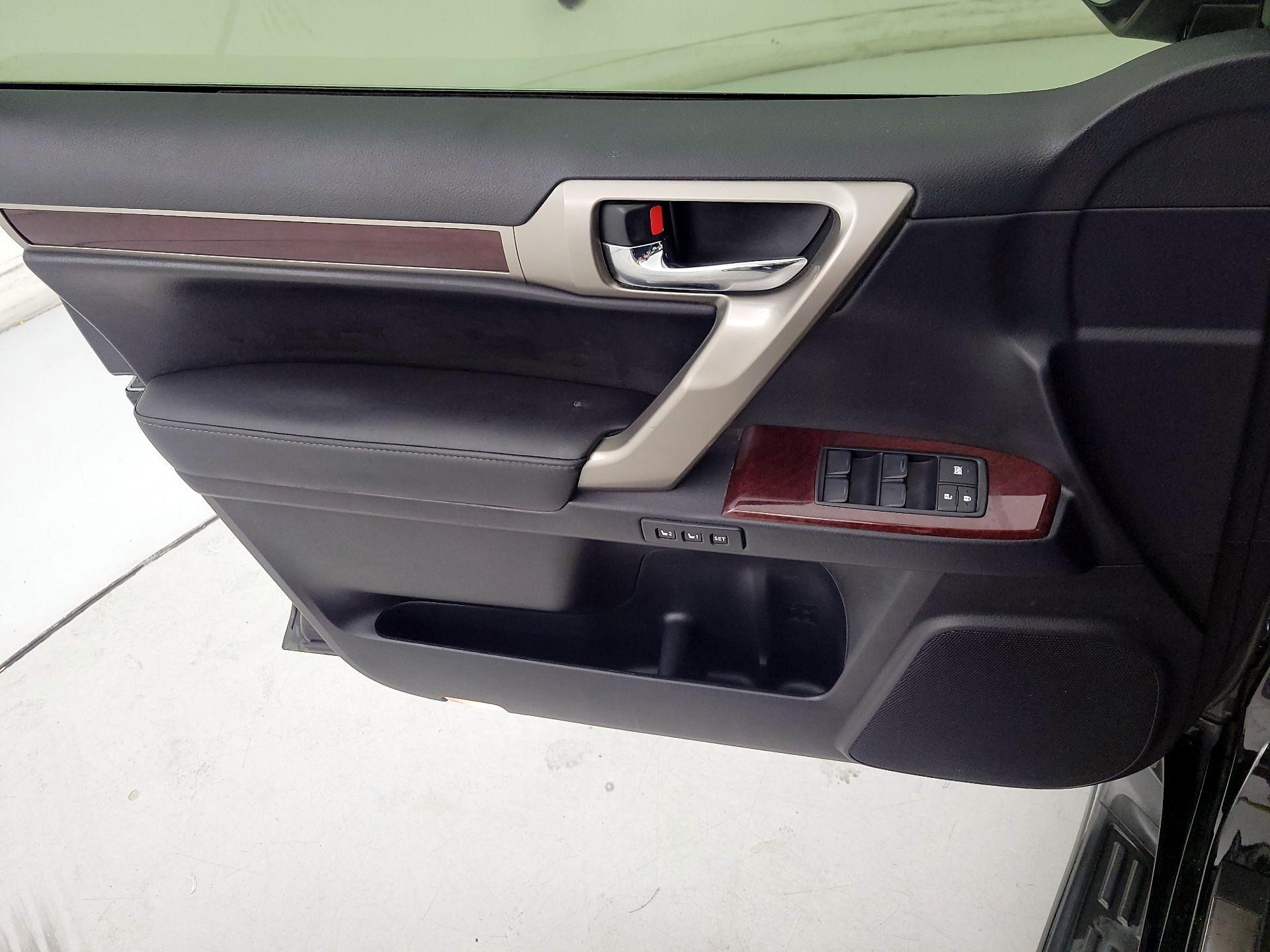 Thumbnail: 2016 Lexus GX - 12