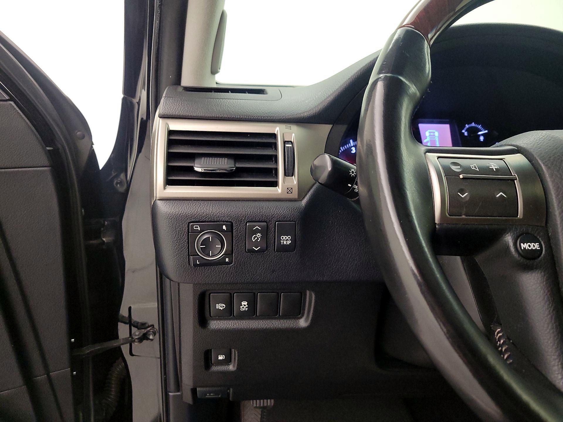 Thumbnail: 2016 Lexus GX - 13