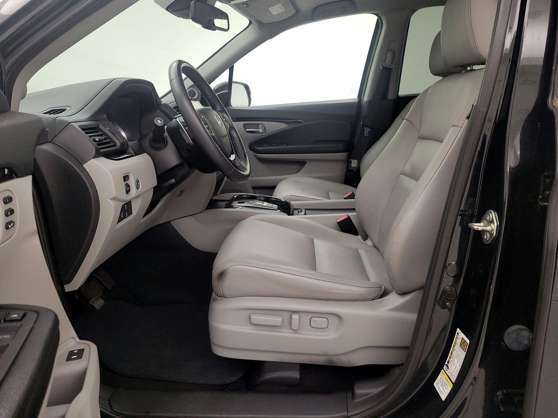 Thumbnail: 2016 Honda Pilot - 11