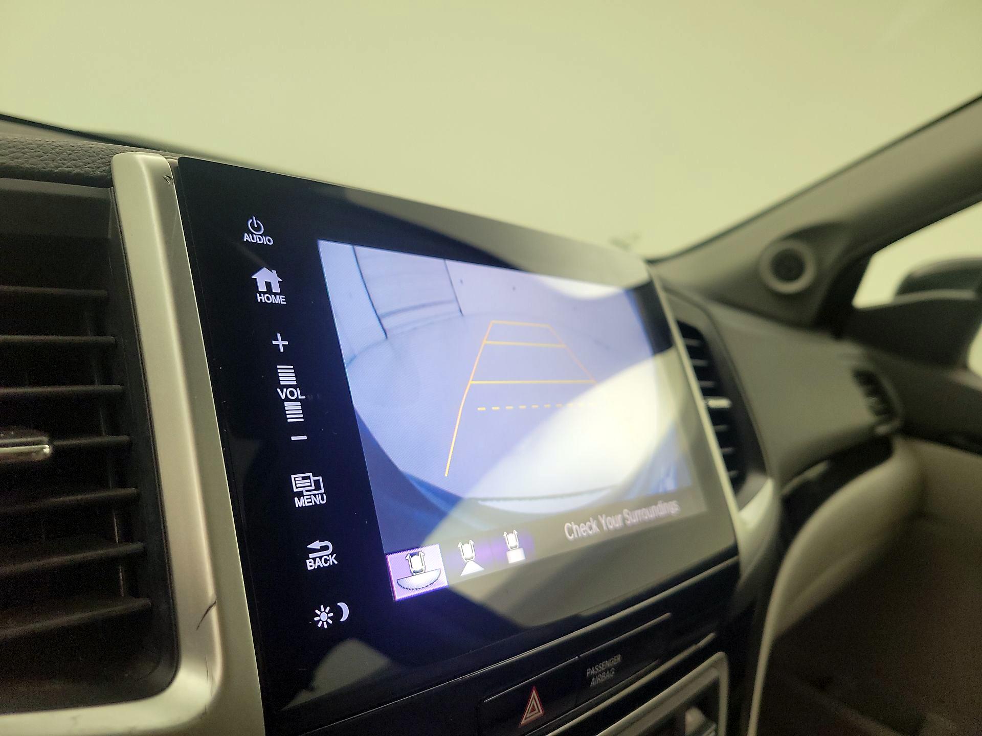 Thumbnail: 2016 Honda Pilot - 14