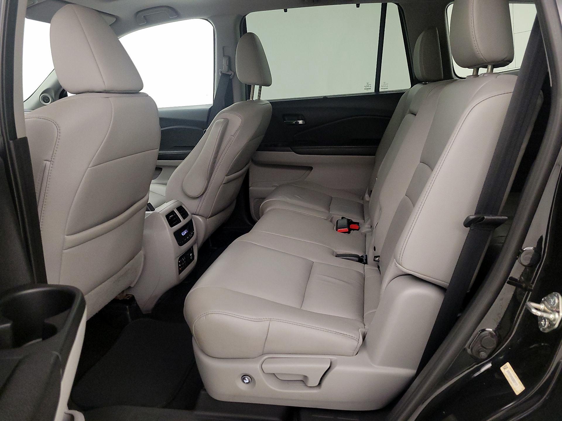 Thumbnail: 2016 Honda Pilot - 20