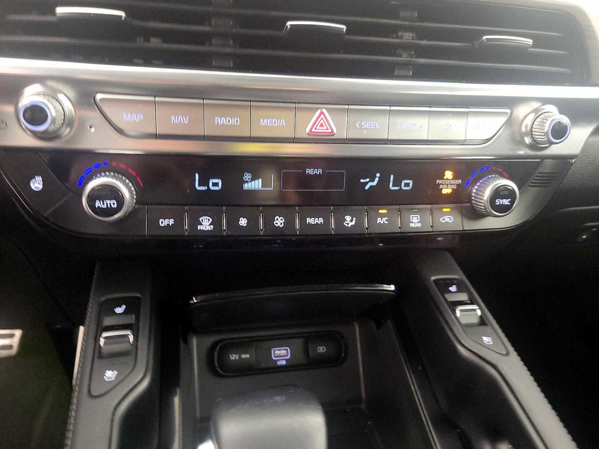Thumbnail: 2021 Kia Telluride - 17