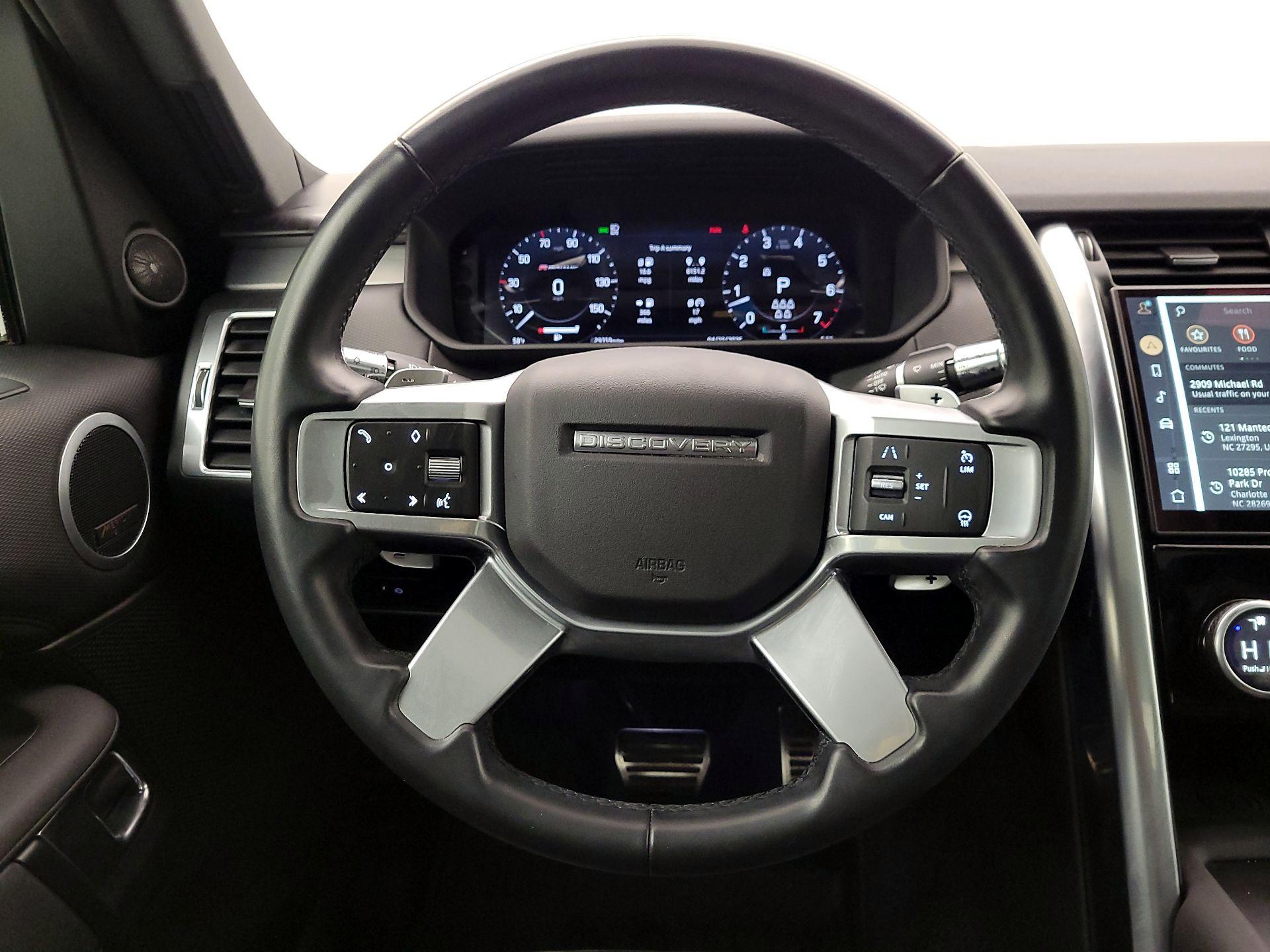 Thumbnail: 2021 Land Rover Discovery - 10