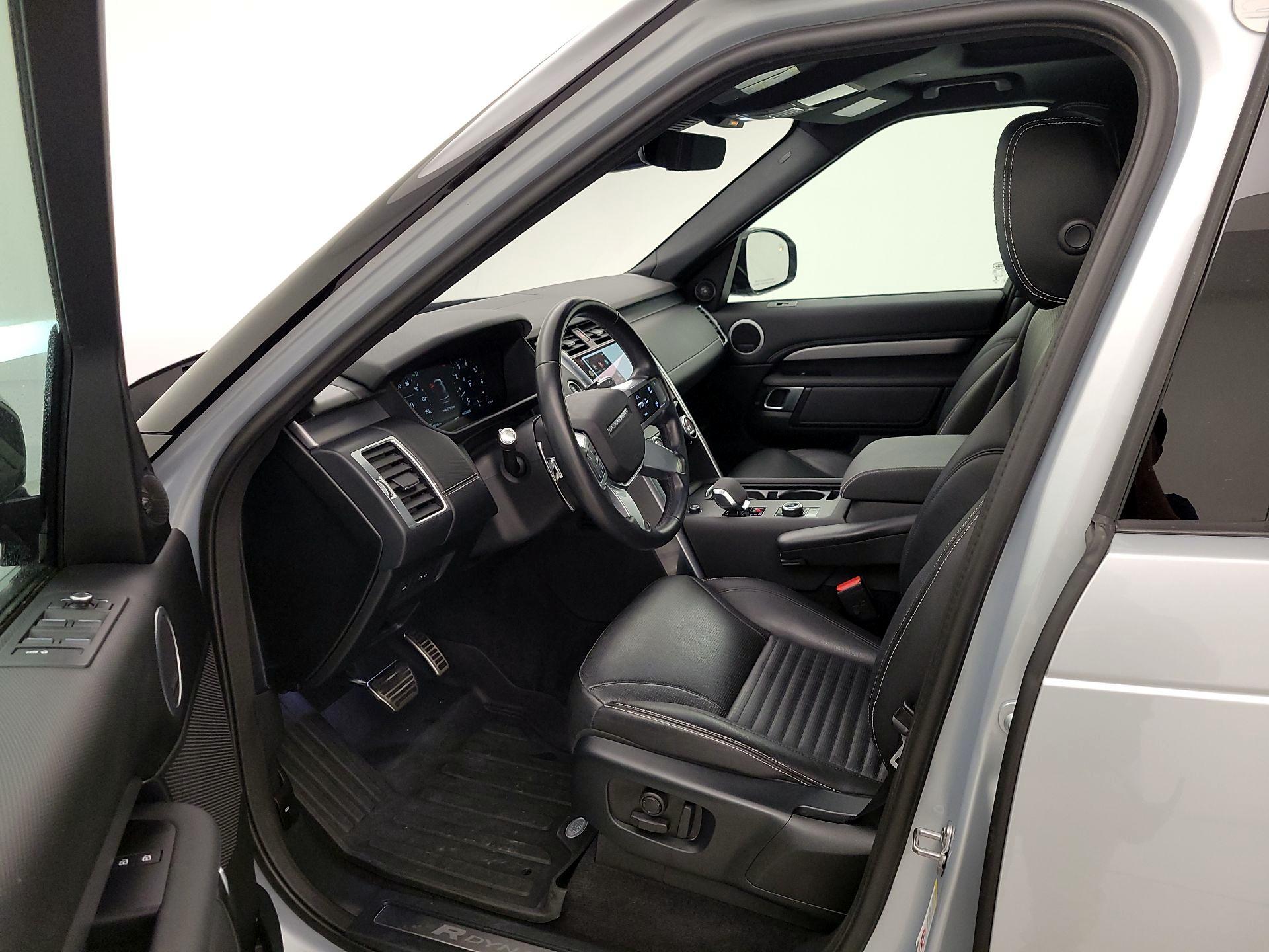 Thumbnail: 2021 Land Rover Discovery - 11