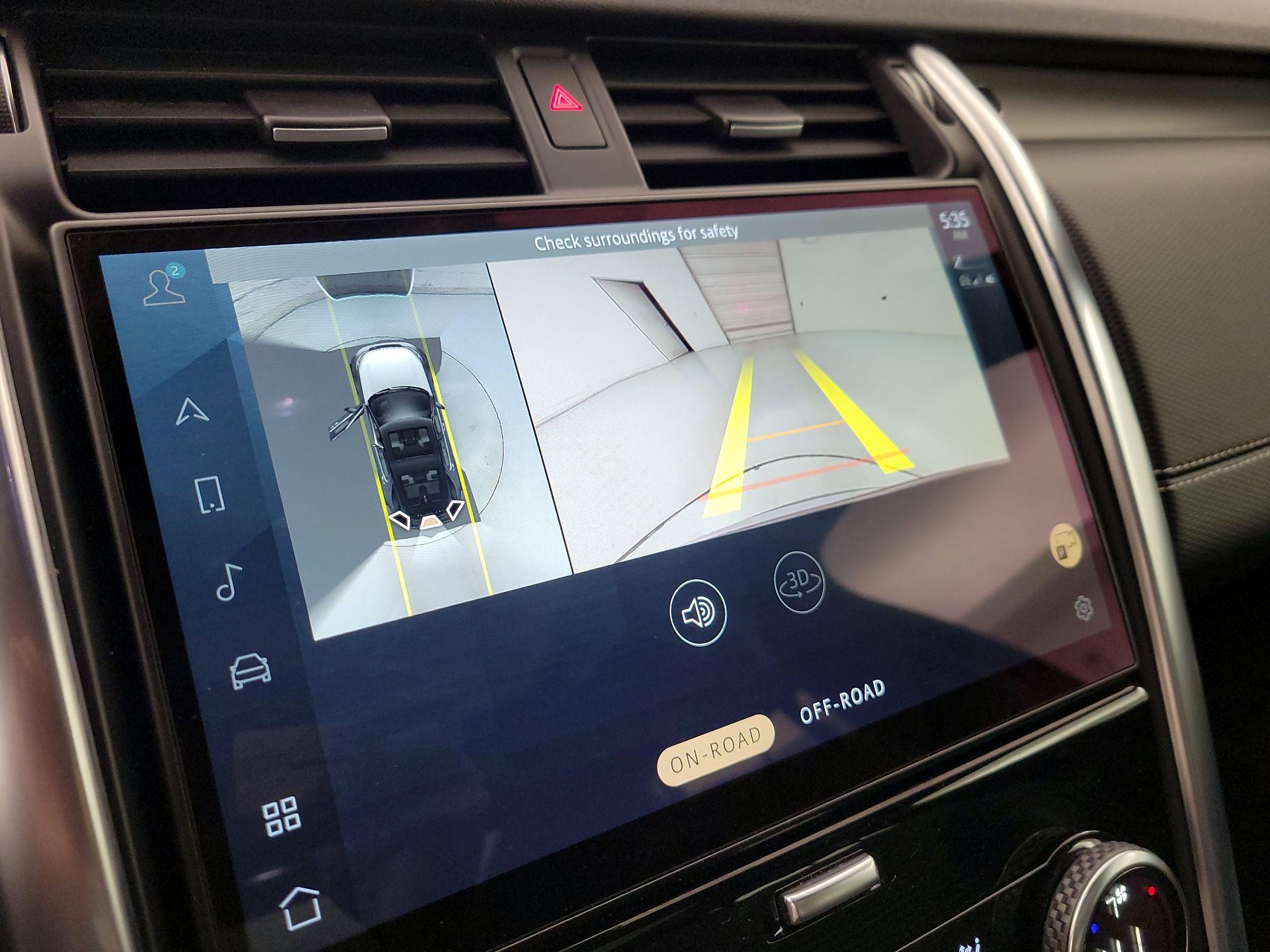 Thumbnail: 2021 Land Rover Discovery - 15