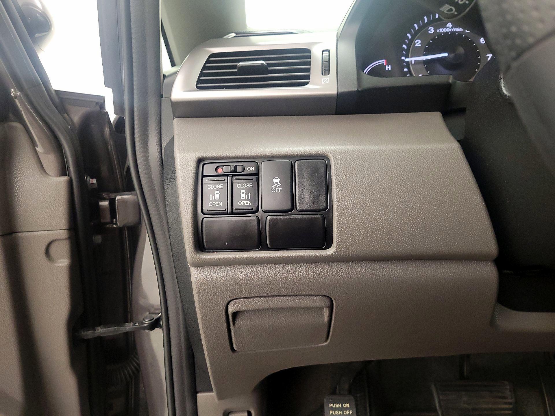 Thumbnail: 2016 Honda Odyssey - 13