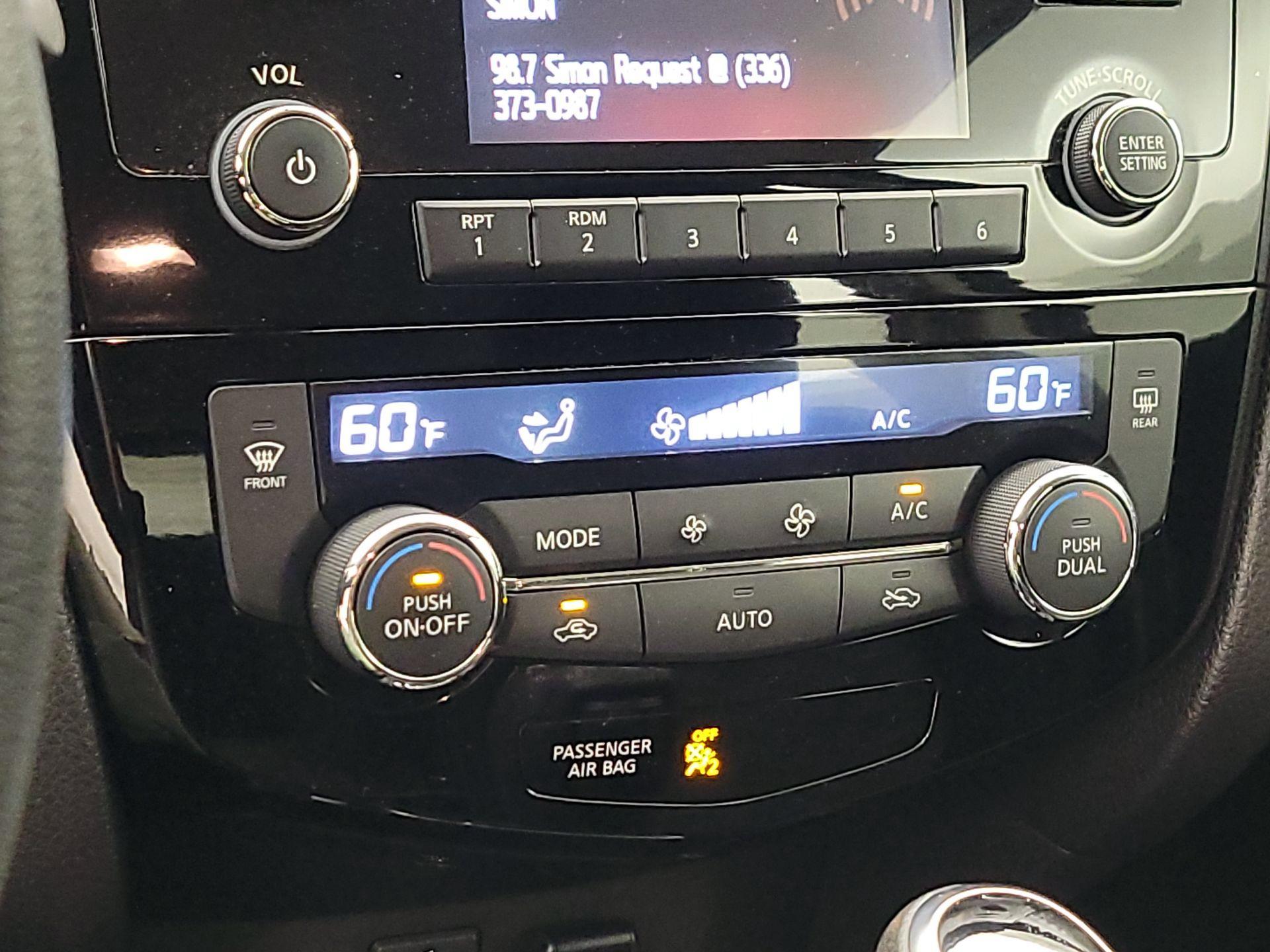 Thumbnail: 2018 Nissan Rogue Sport - 16