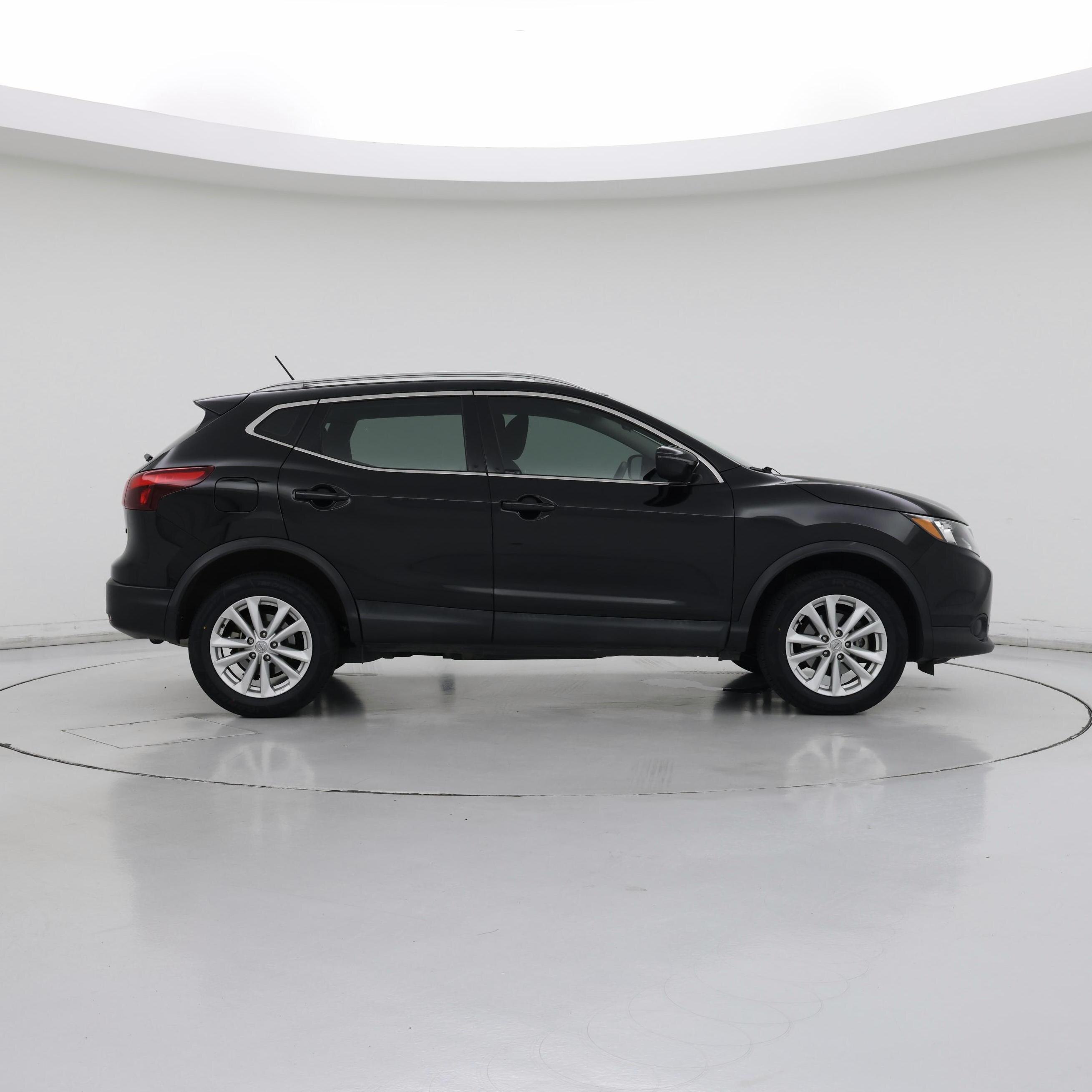 Thumbnail: 2018 Nissan Rogue Sport - 7
