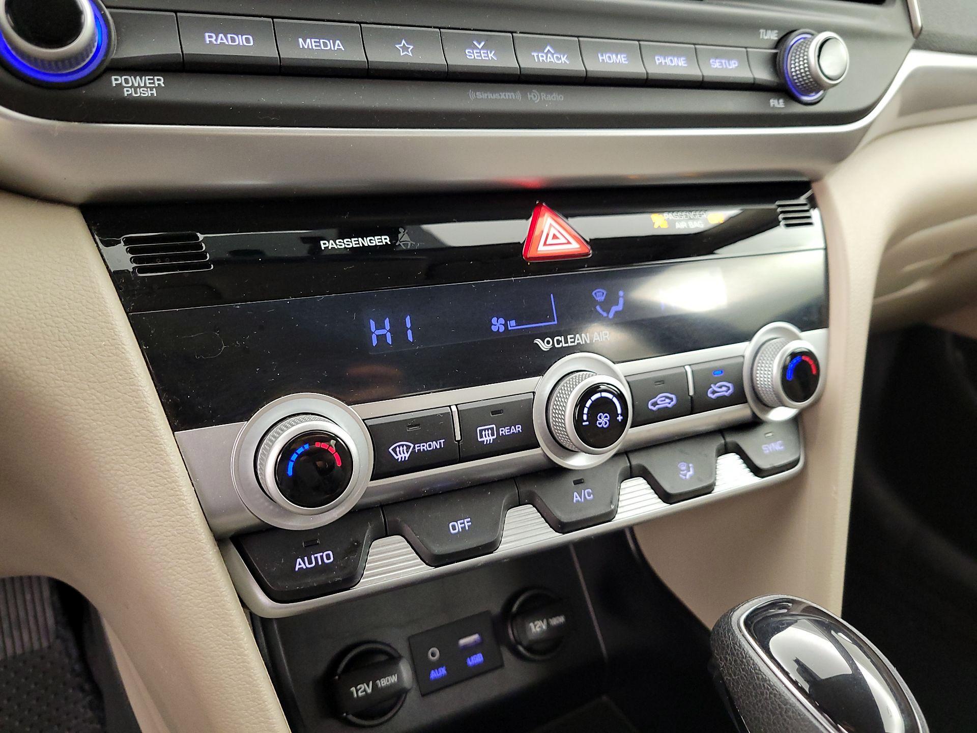Thumbnail: 2020 Hyundai Elantra - 16