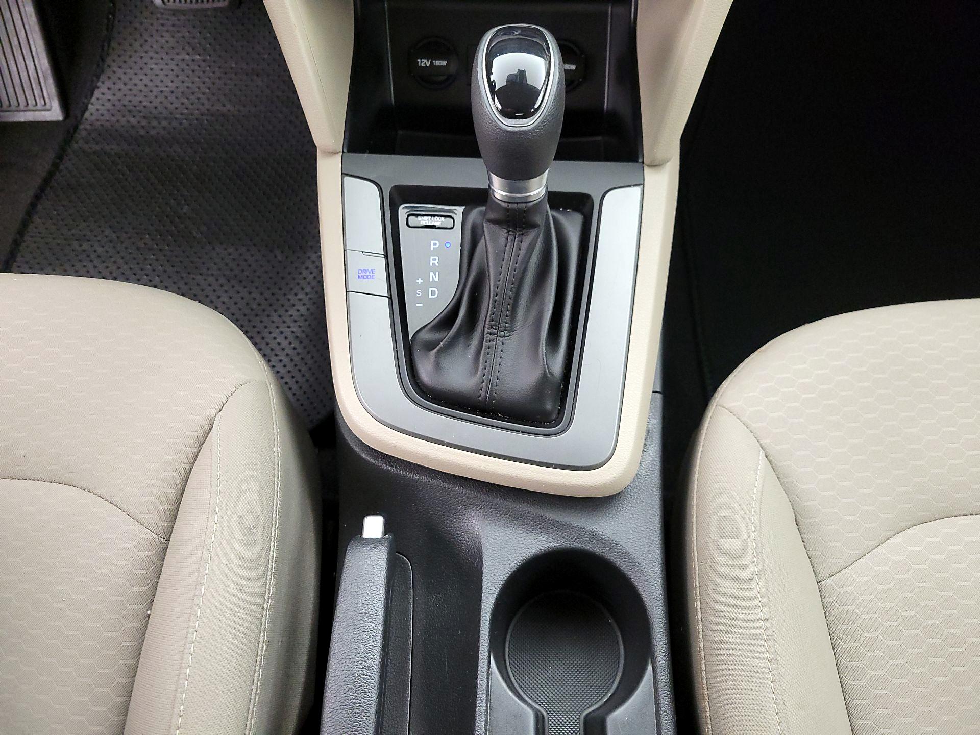 Thumbnail: 2020 Hyundai Elantra - 17