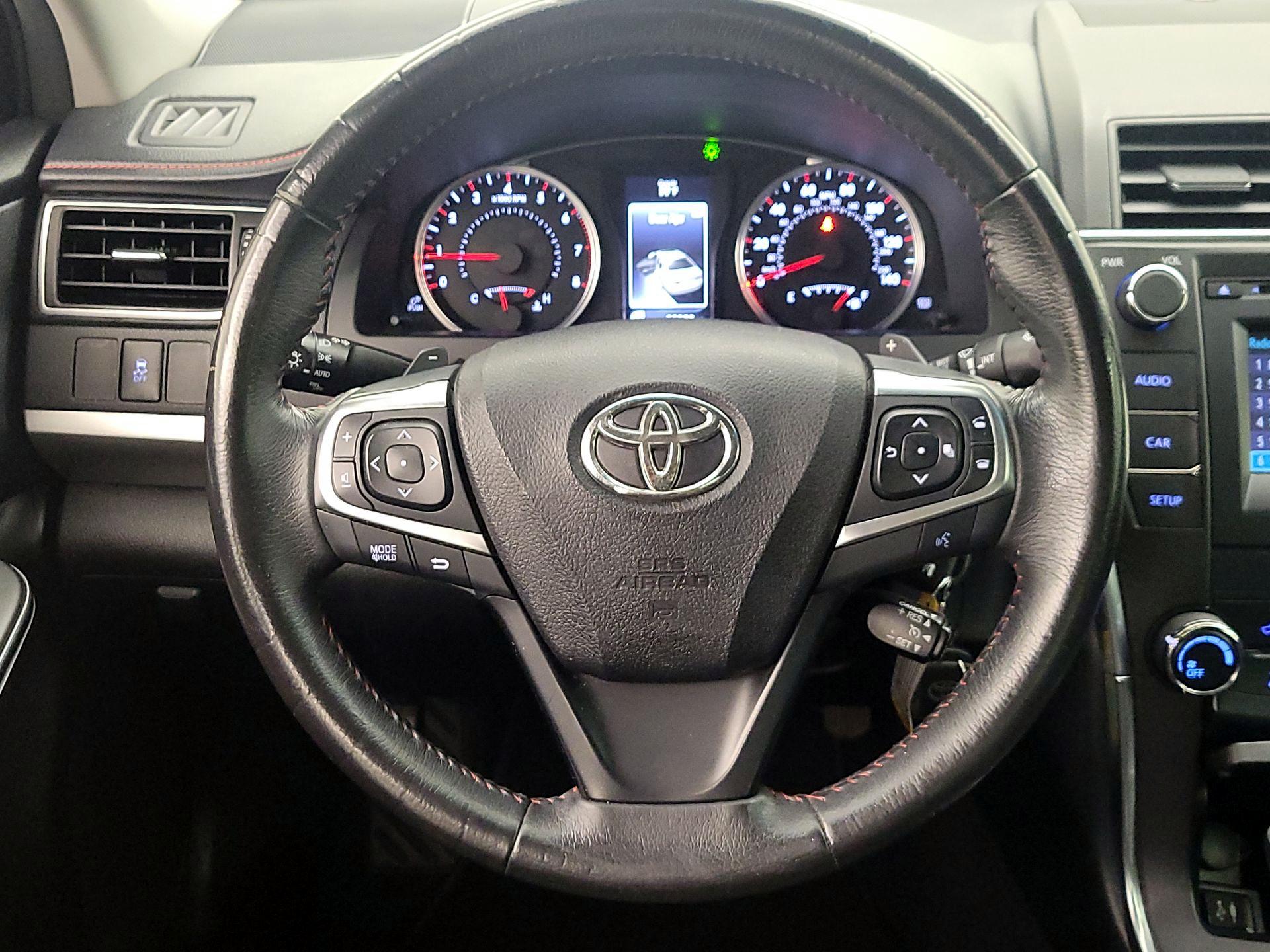Thumbnail: 2017 Toyota Camry - 10
