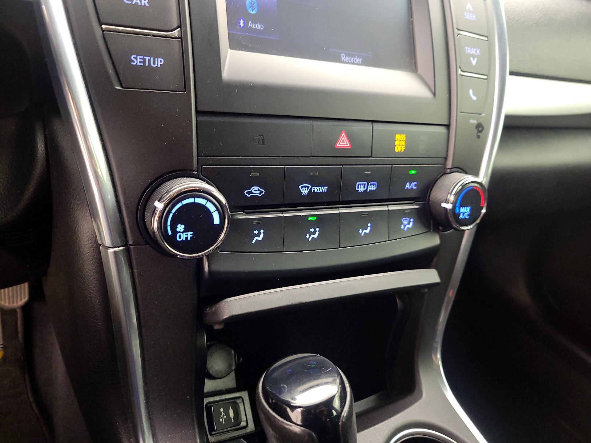 Thumbnail: 2017 Toyota Camry - 16