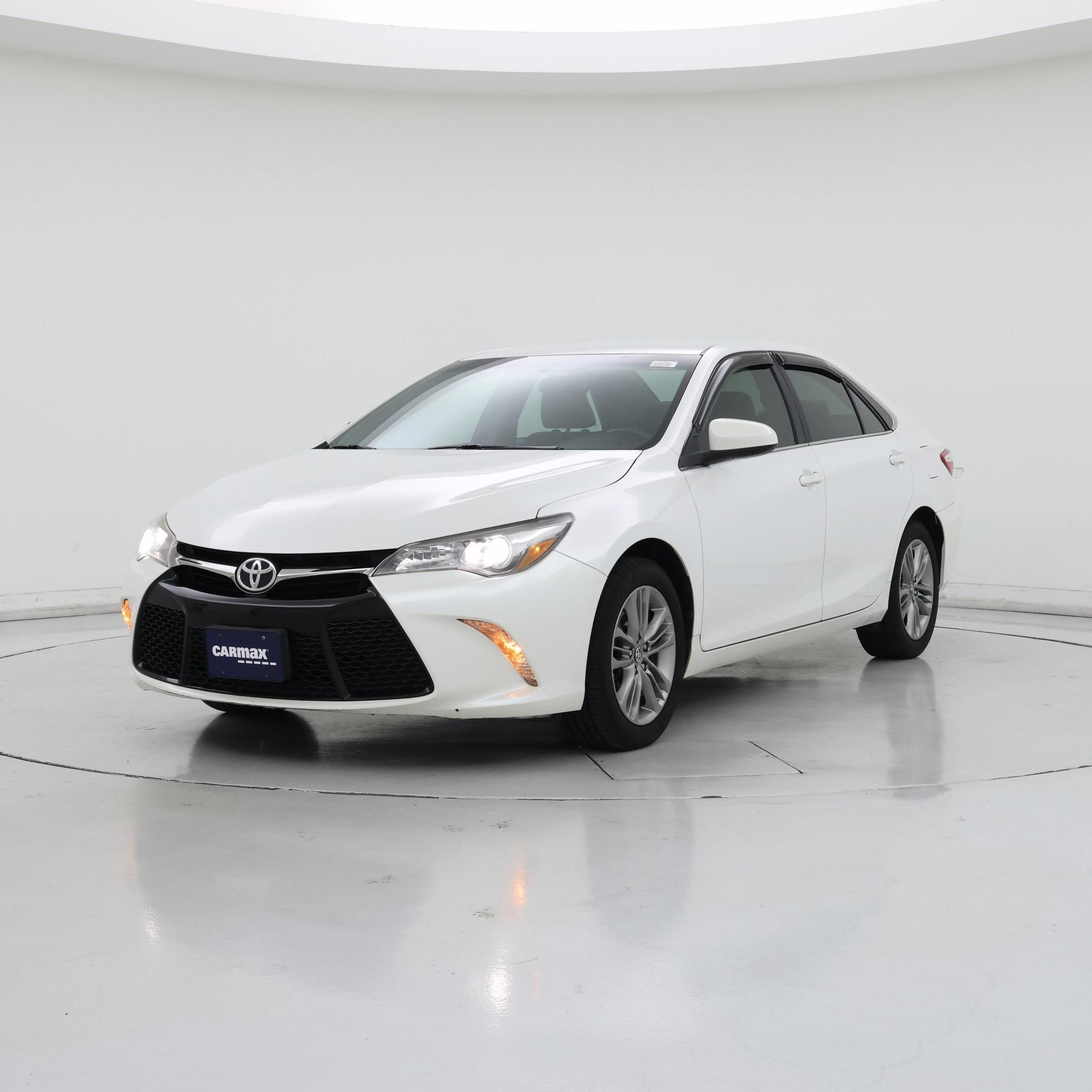 Thumbnail: 2017 Toyota Camry - 4
