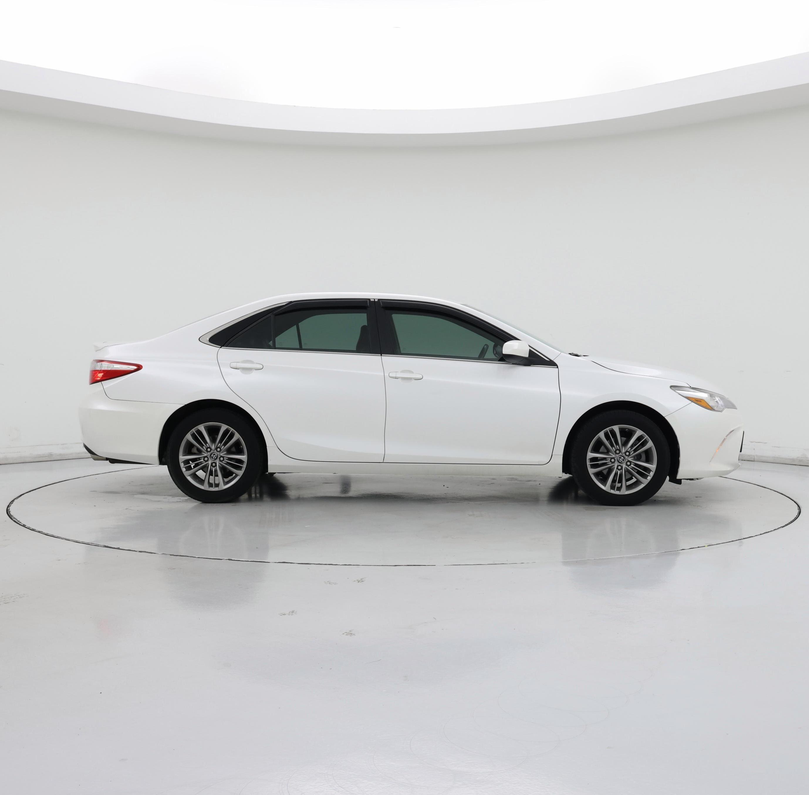 Thumbnail: 2017 Toyota Camry - 7